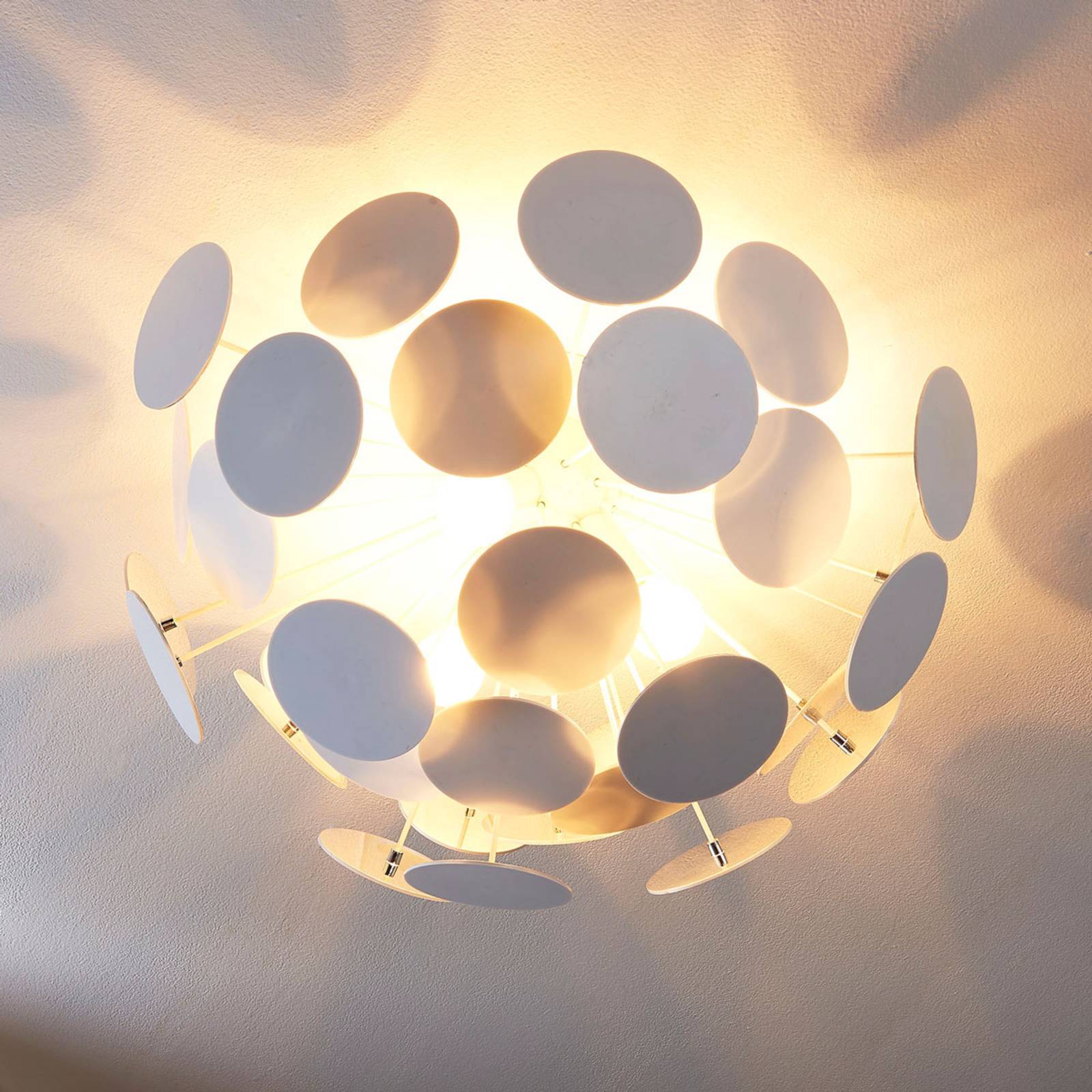 Perfect gevormde plafondlamp Kinan in wit