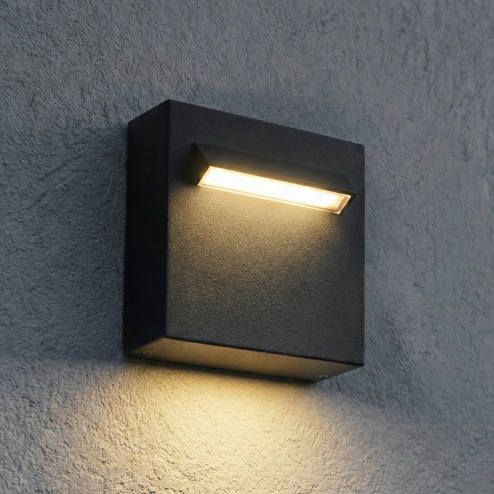 Lucande LED-seinavalgusti Joril, 9,4 cm, must, IP65