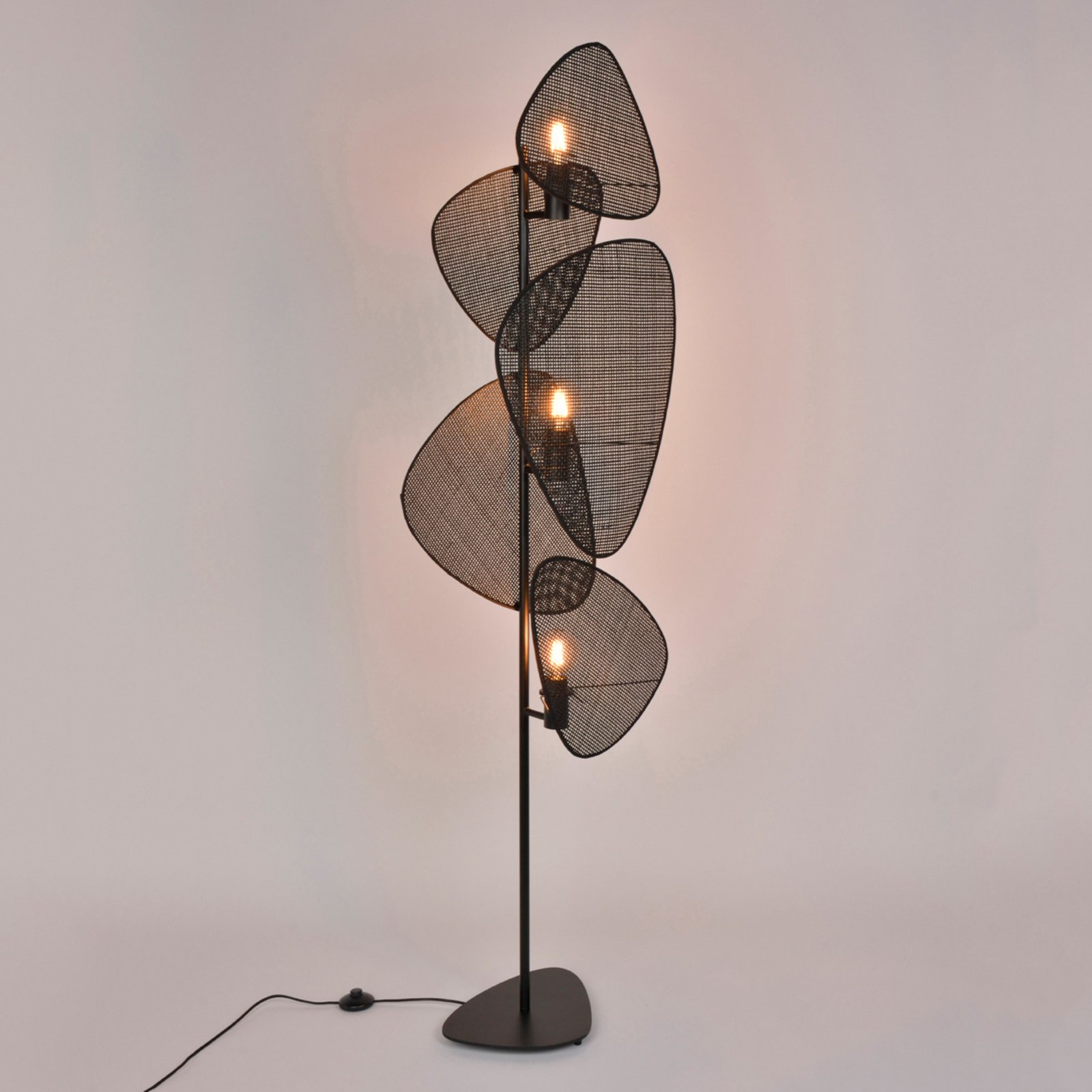 Stehleuchte Screen, schwarz, Rattan, 179 cm hoch - MARKET SET