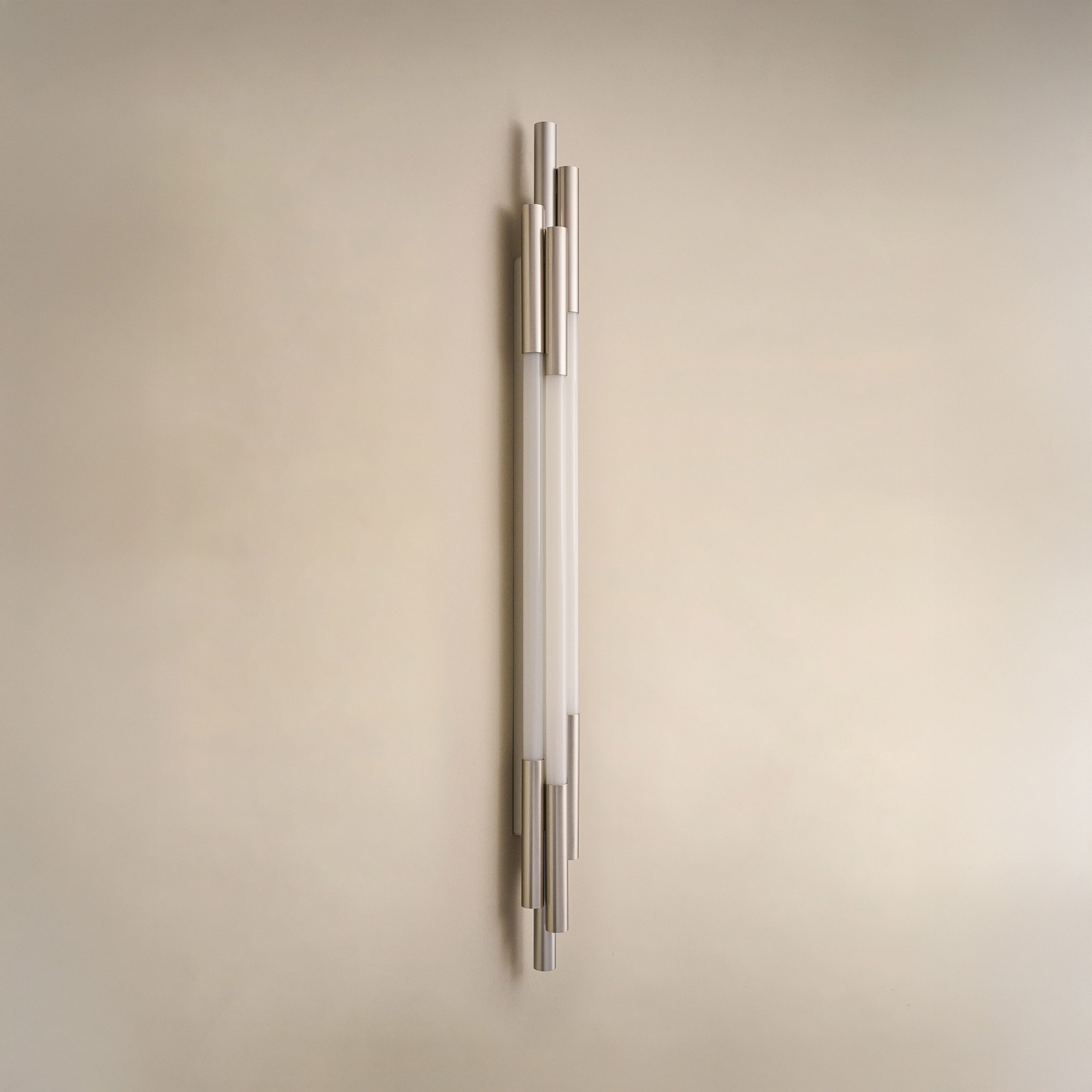 Applique a LED ORG, altezza 105 cm, color nichel, 2400 K - DCW