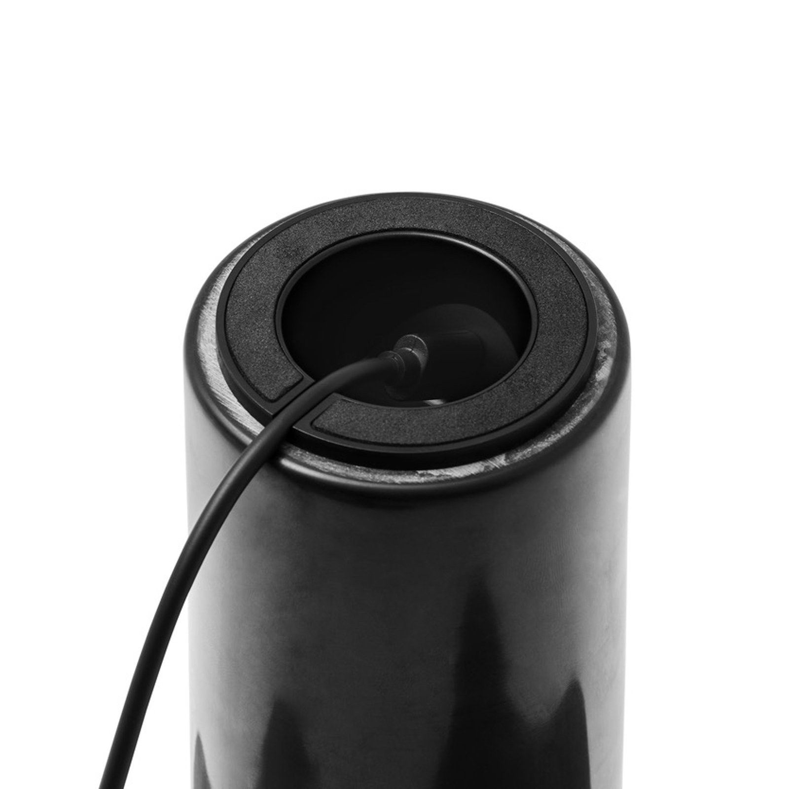 New Works Kizu акумулаторна настолна лампа черна