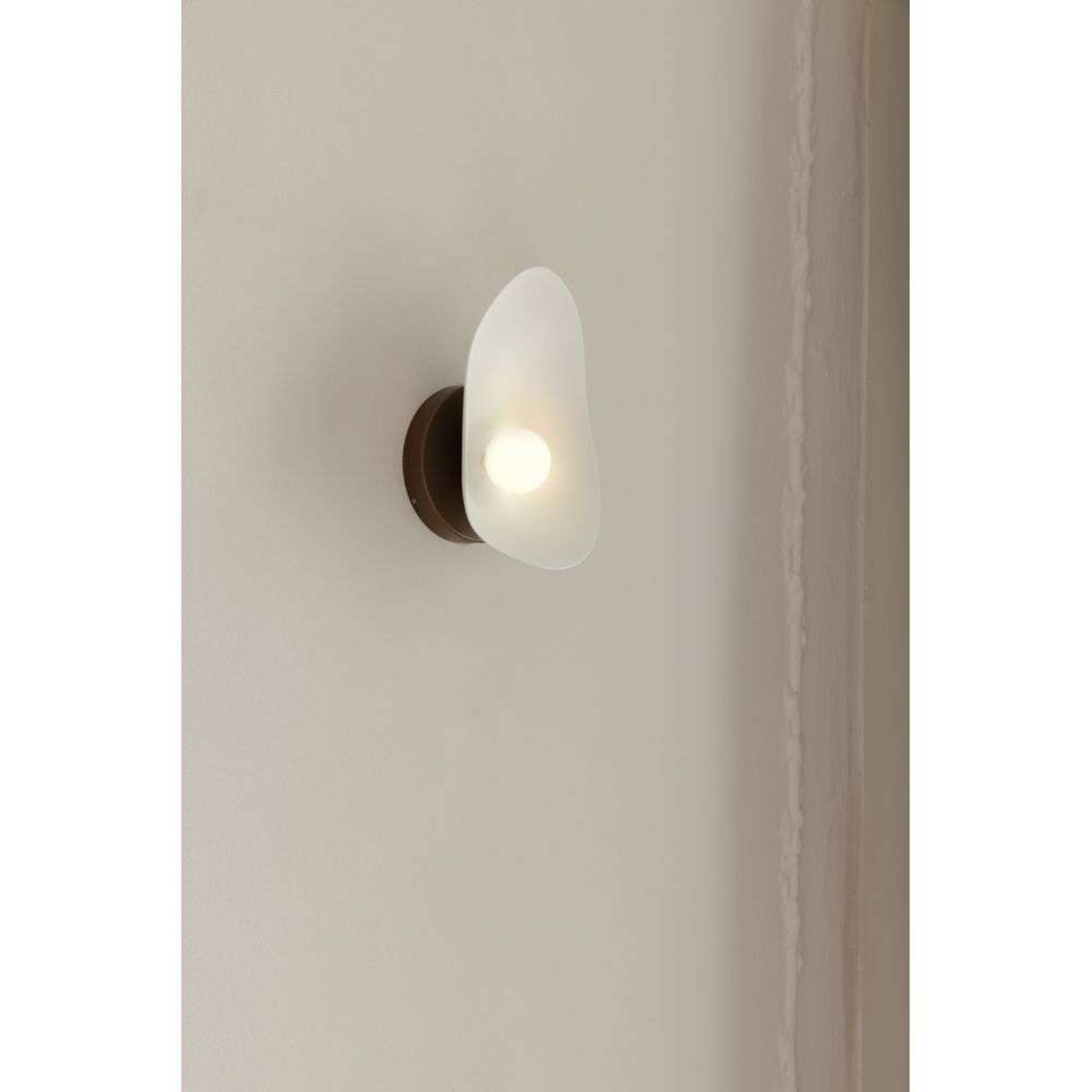LED-vegglampe Florii 1, høyde 22 cm, mørk bronse/hvitt glass
