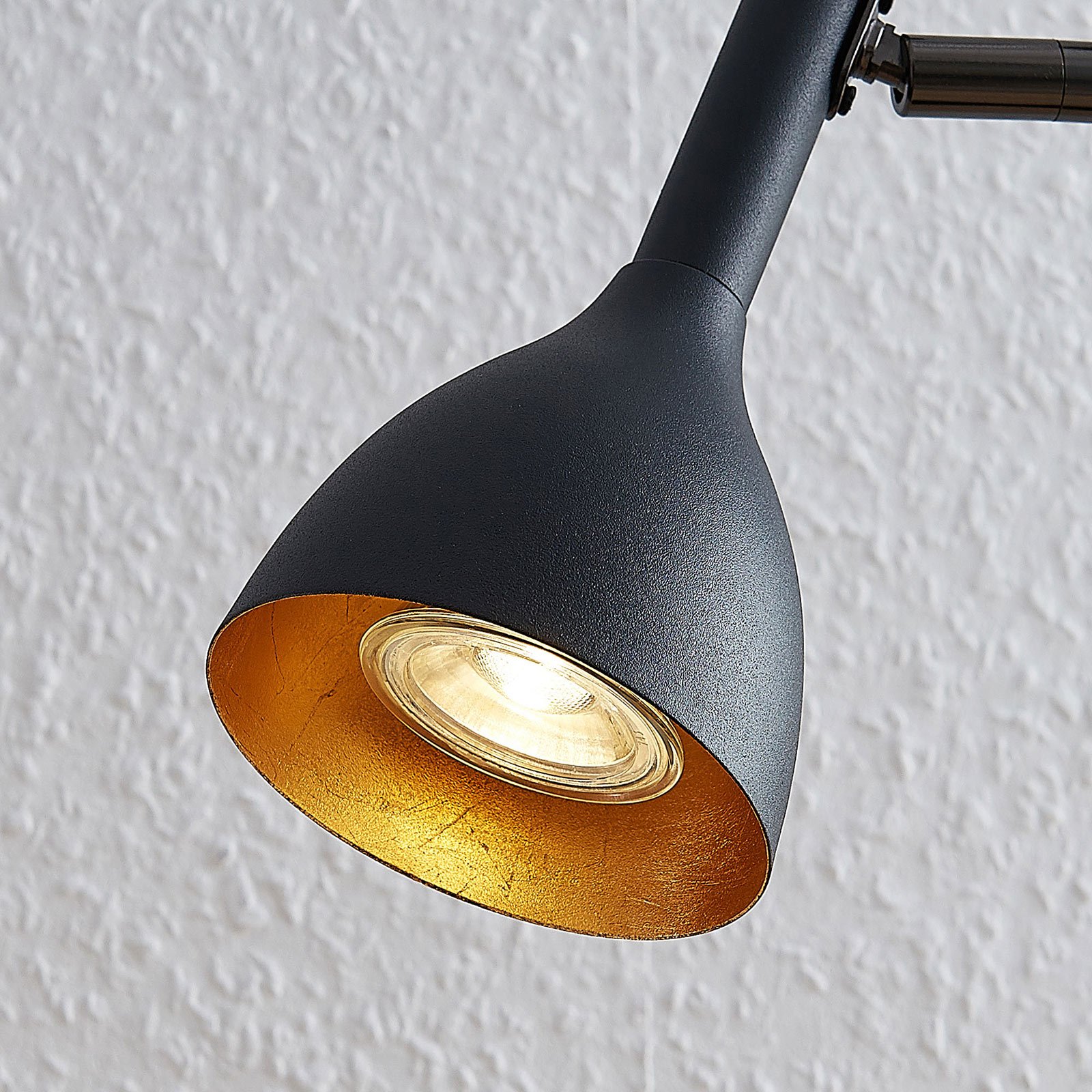 Stolní lampa Nordwin z kovu, černo-zlatá
