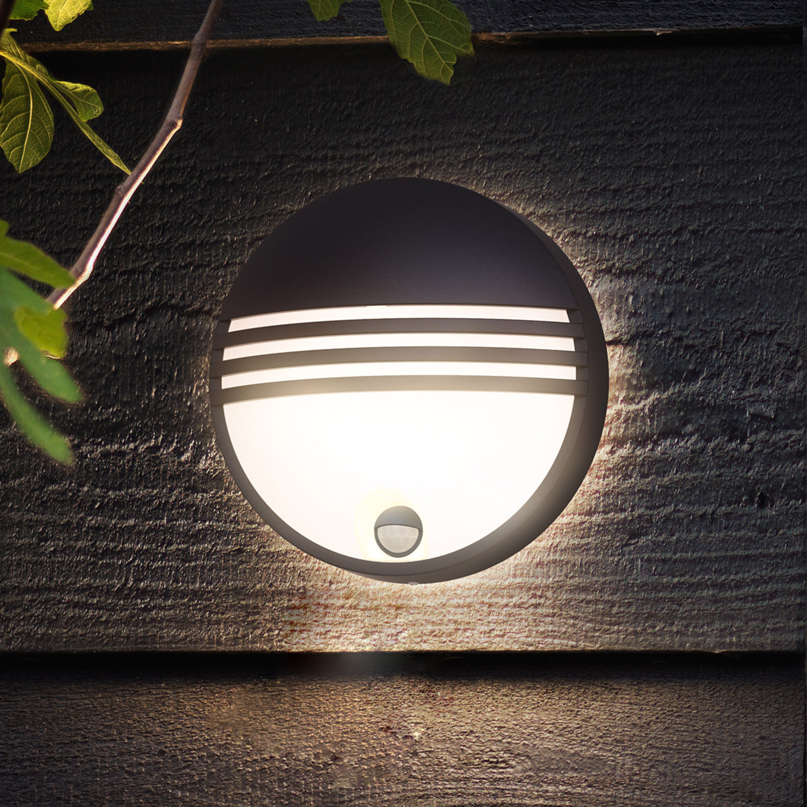 Philips Yarrow LED utevegglys med sensor | Lampegiganten.no Philips Yarrow LED utevegglys med sensor | Lampegiganten.no