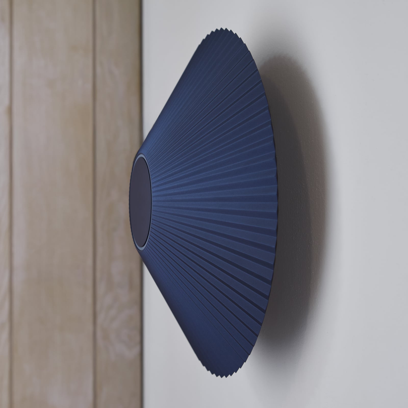 LOOM DESIGN LED wandlamp Ballerina, donkerblauw, Ø 35 cm