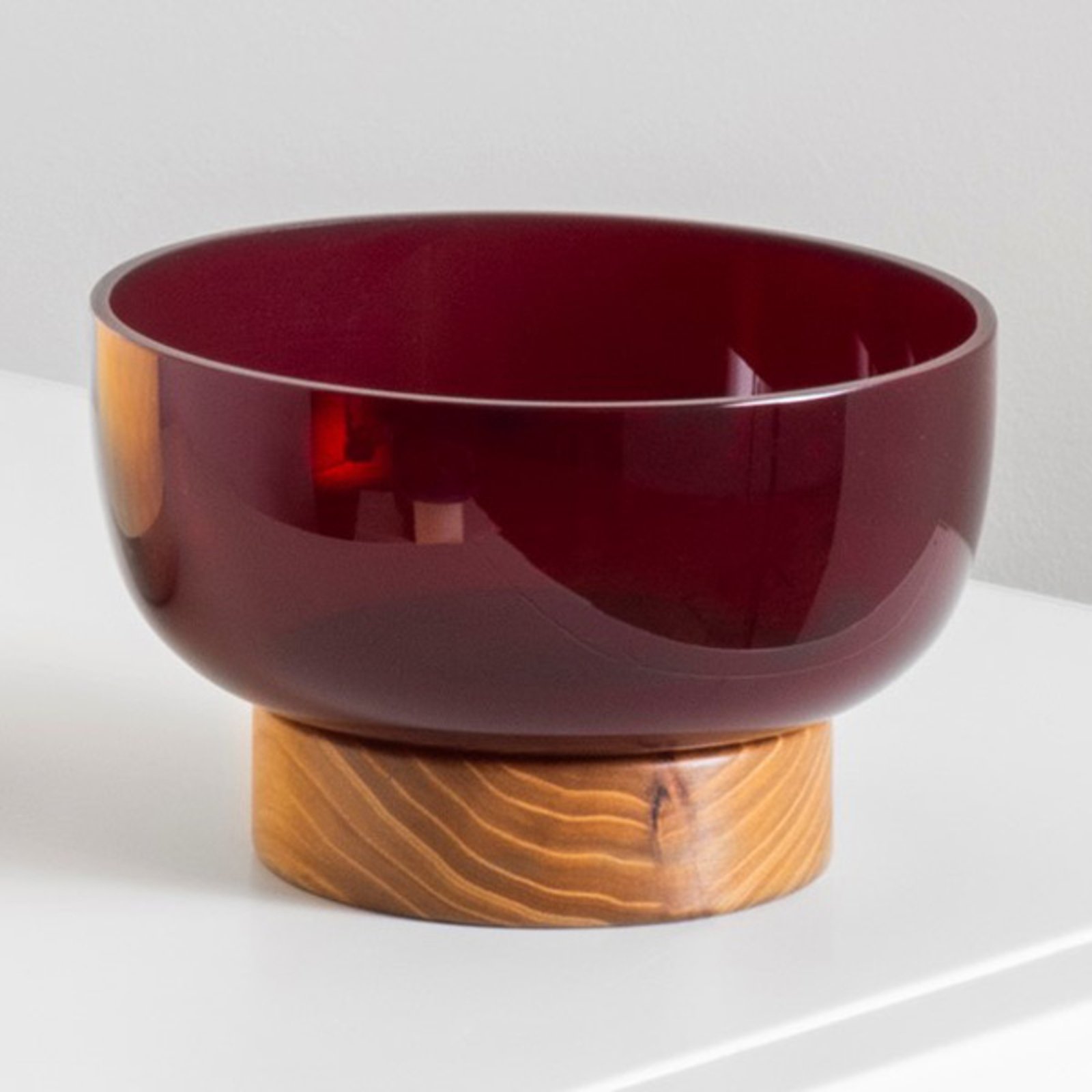 Artemide Bontà recipiente vidrio, pie madera, rojo