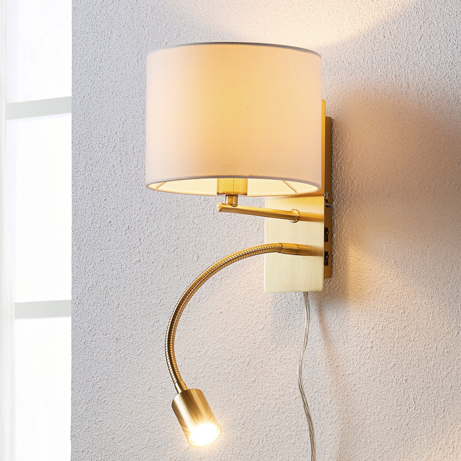 Lámpara de pared latón Florens y luz lectura LED