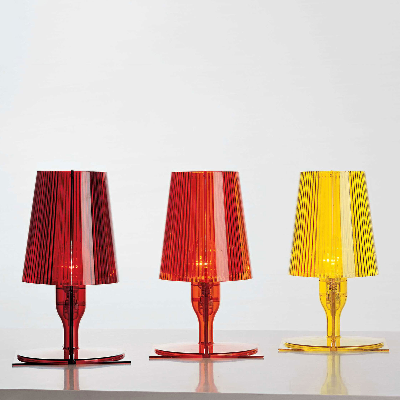 Kartell Take lampă de masă designer chihlimbar - Camera de zi / sufragerie - culoarea chihlimbarului - Plastic