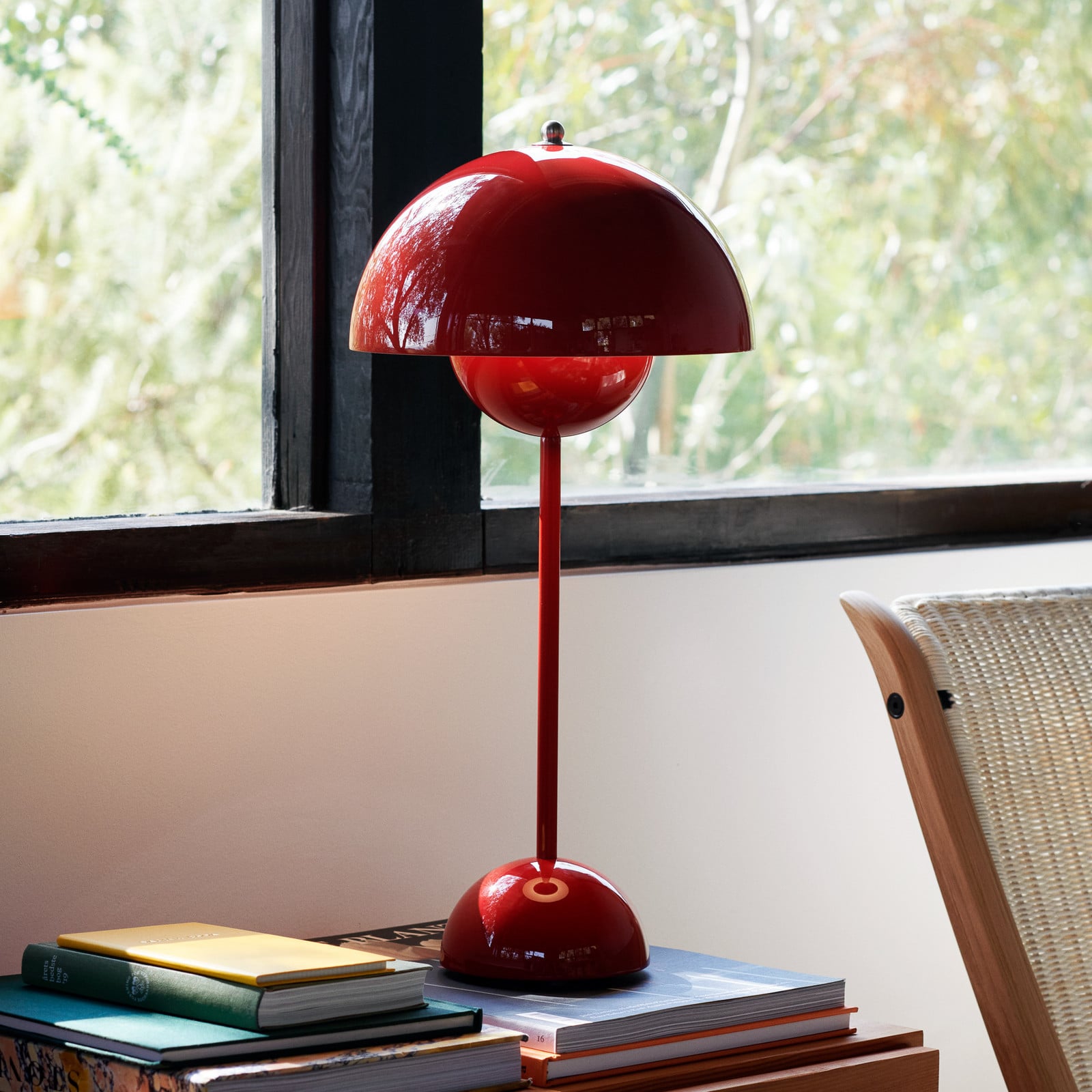 Flowerpot VP3 bordlampe, cinnoberrød, 50 cm &Tradition - Stue - Design - Metal - Med én lyskilde