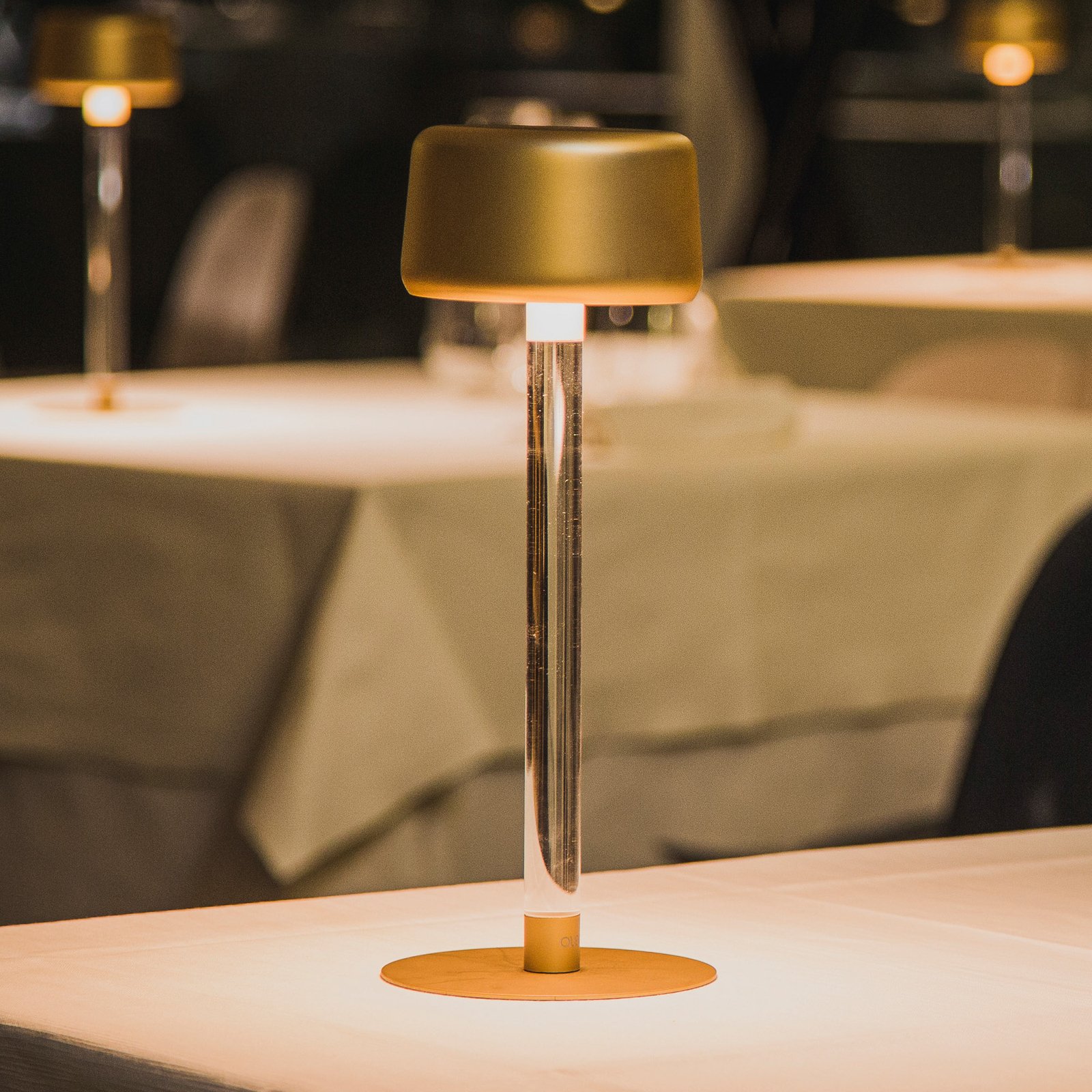 OLEV Tee designer table lamp with rechargeable battery