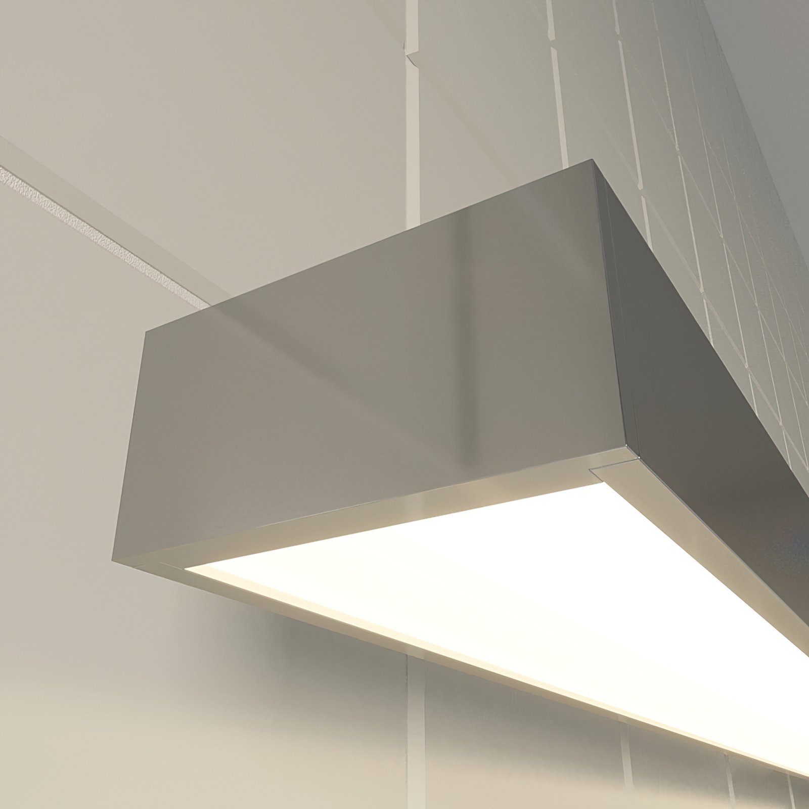 Alenia Aplique de Pared L120 White/Chrome - Lindby