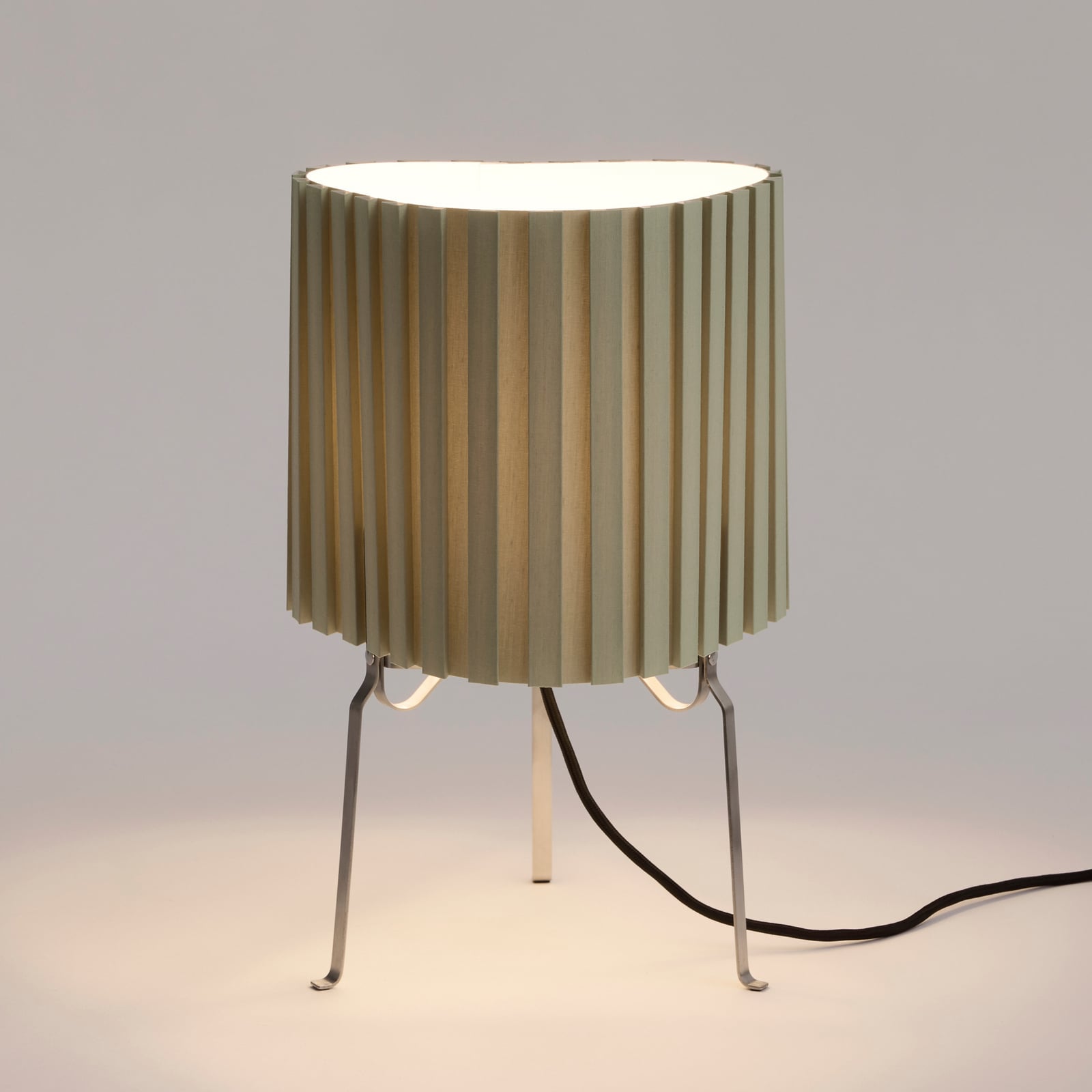 Canelé bordlampe, grønn, høyde 37 cm, E14, tekstil – HAY