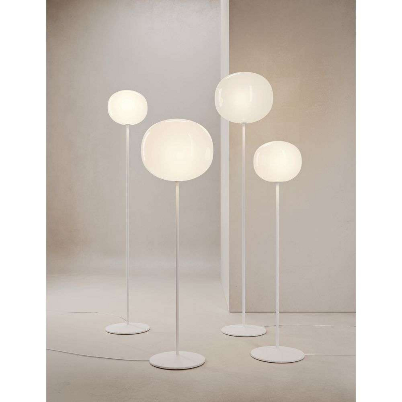 Volum 29 Stojací Lampa Long Glossy Bílá - Lodes