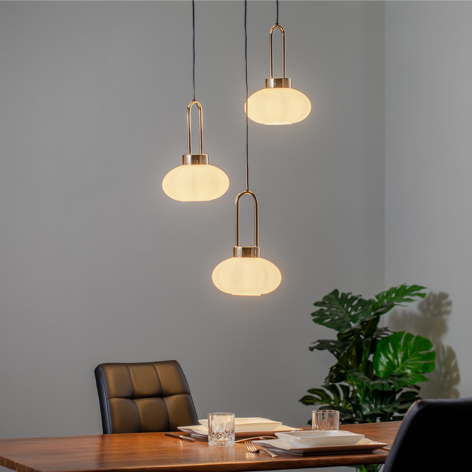 Rezza pendant light Ø 47 cm, gold, 3-bulb