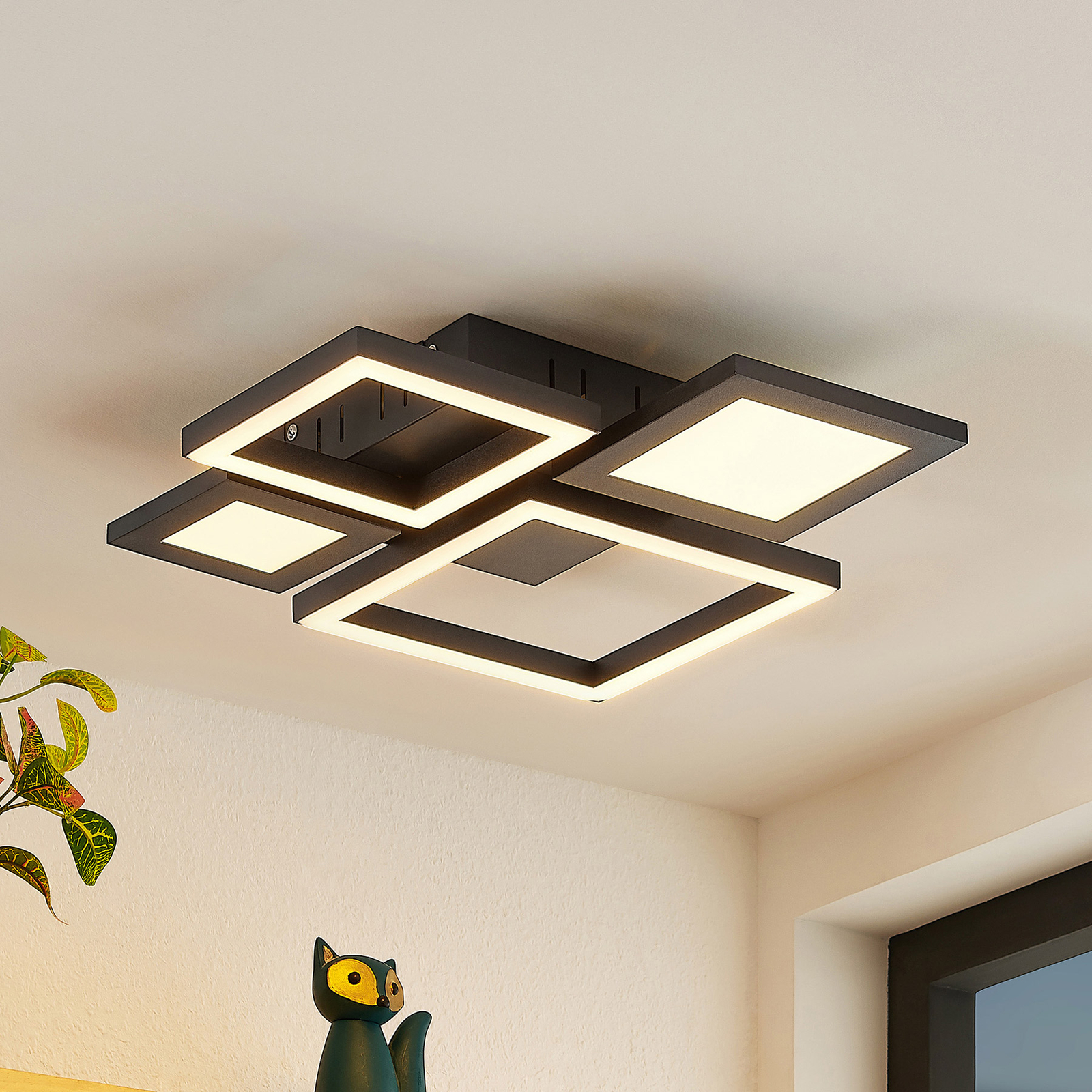 Lucande Narumi LED-taklampa CCT, 38 cm, svart