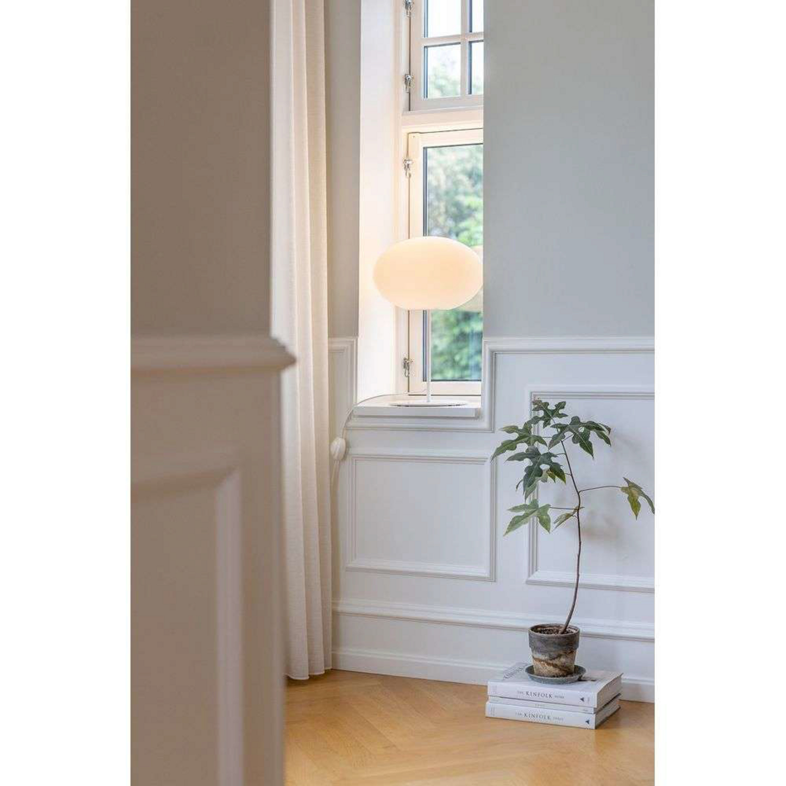 Eggy Pin Lampă de Masă Ø32 Opal White/White Lacquered - CPH Lighting