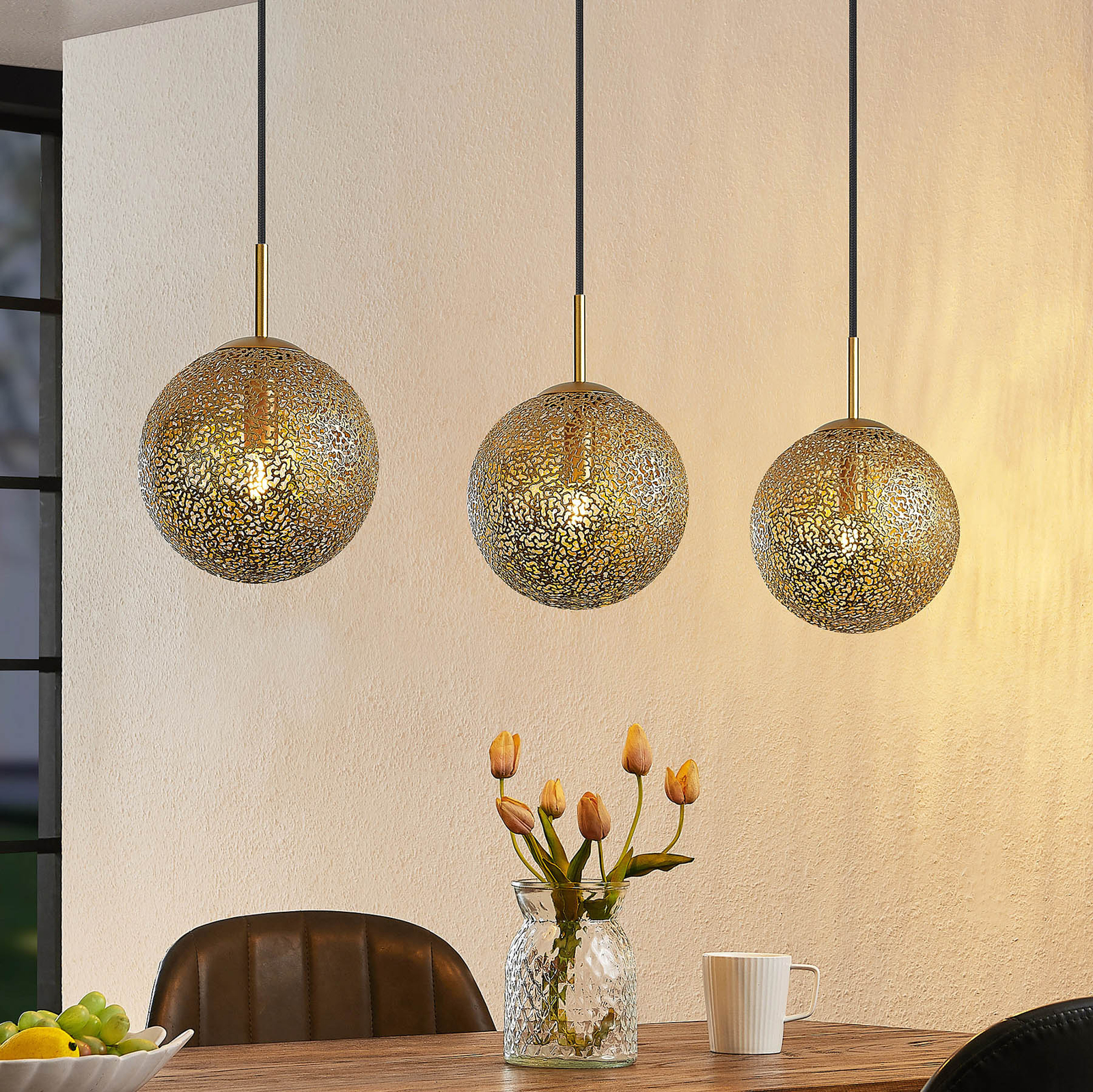 Lindby Caralina lámpara colgante, 3 luces, esferas