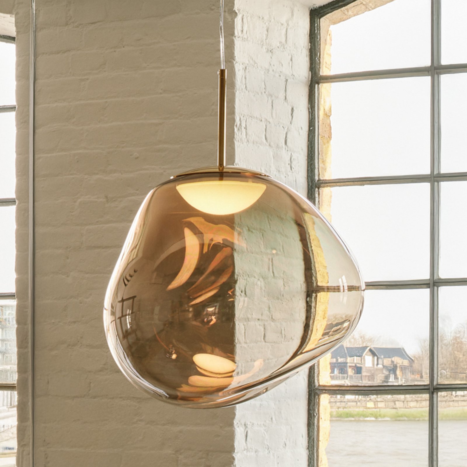 Tom Dixon LED obesna svetilka Melt, Ø 50 cm, bronasta