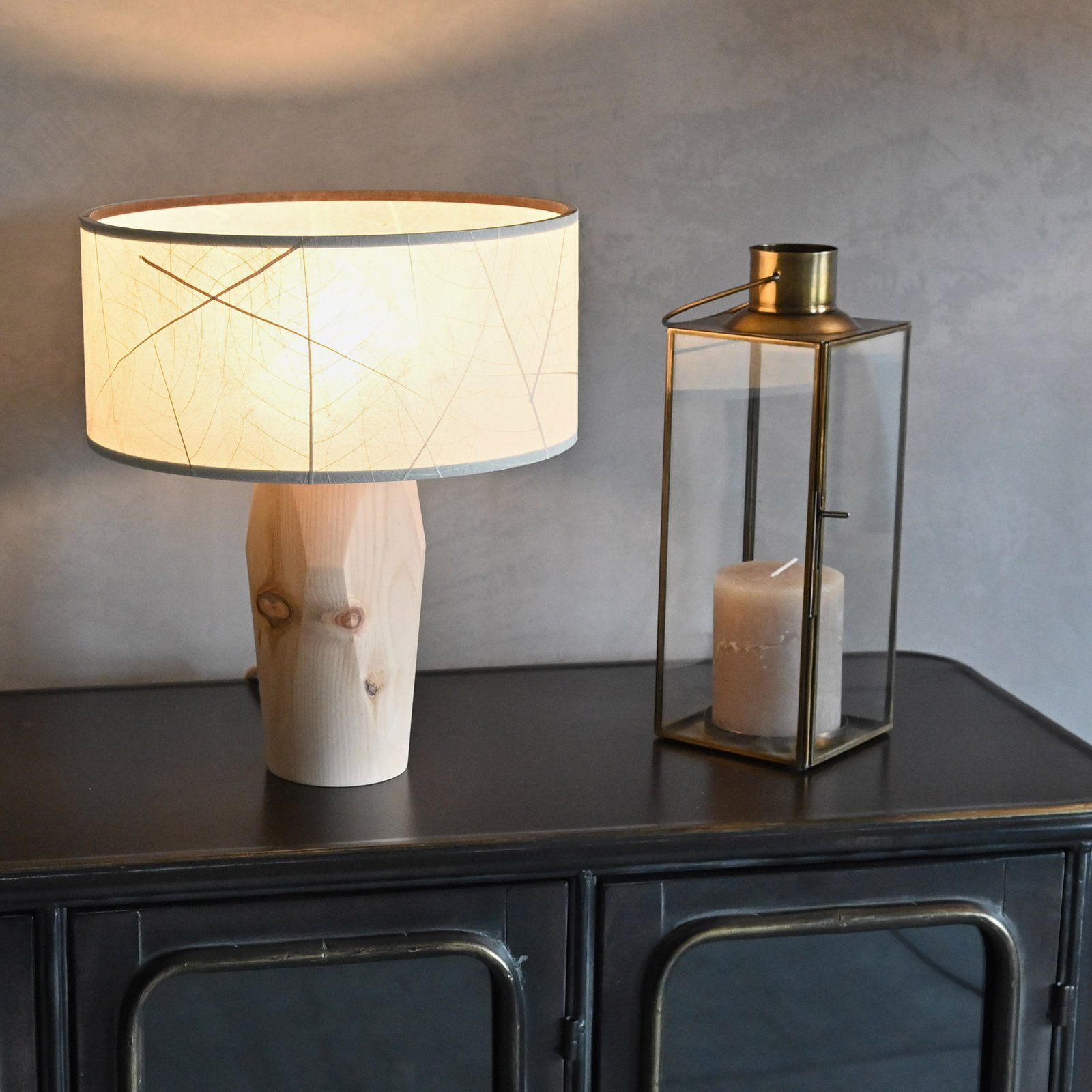 LeuchtNatur Pura LED table lamp, pine/leaves