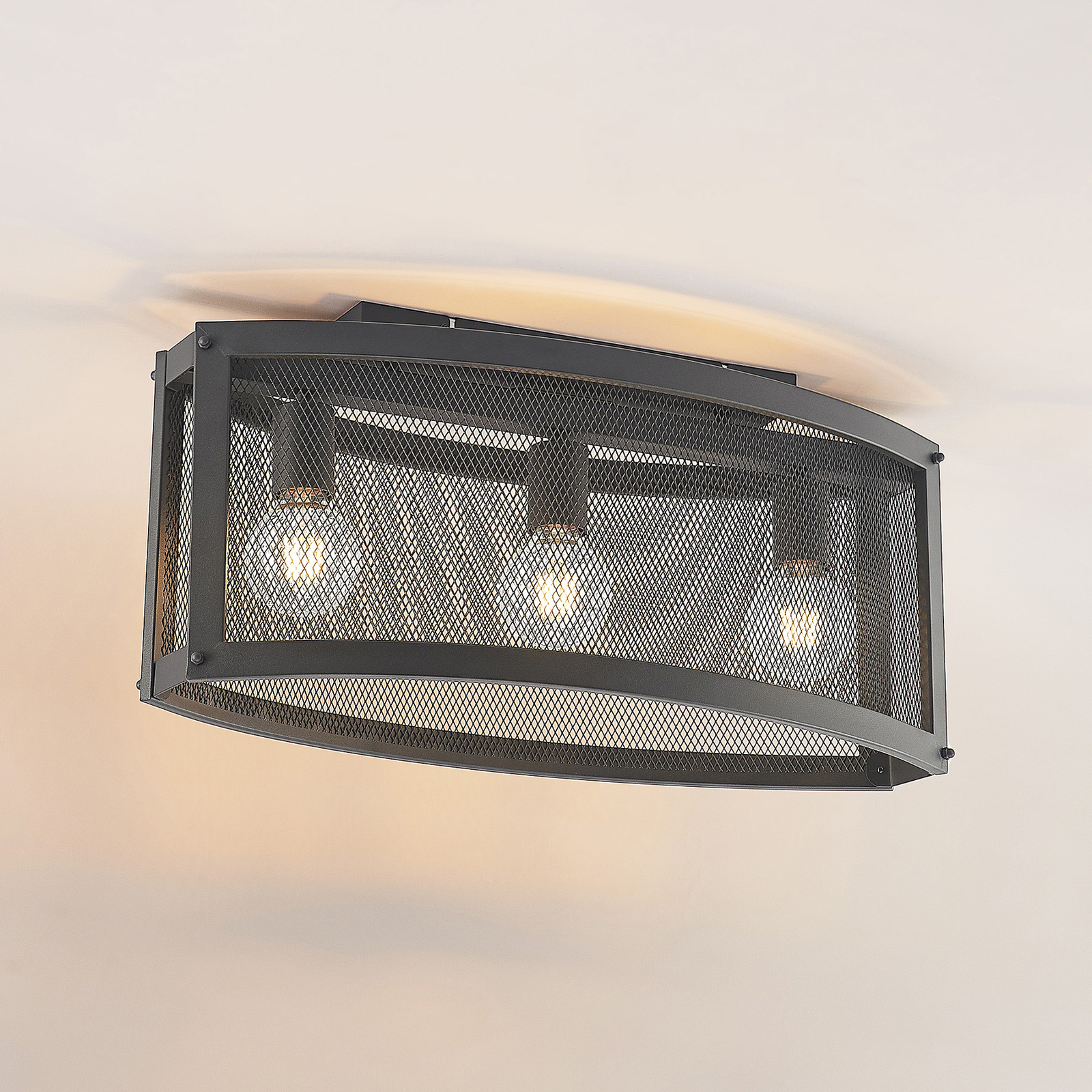 Lindby Mizgin ceiling light with 3-bulb grille