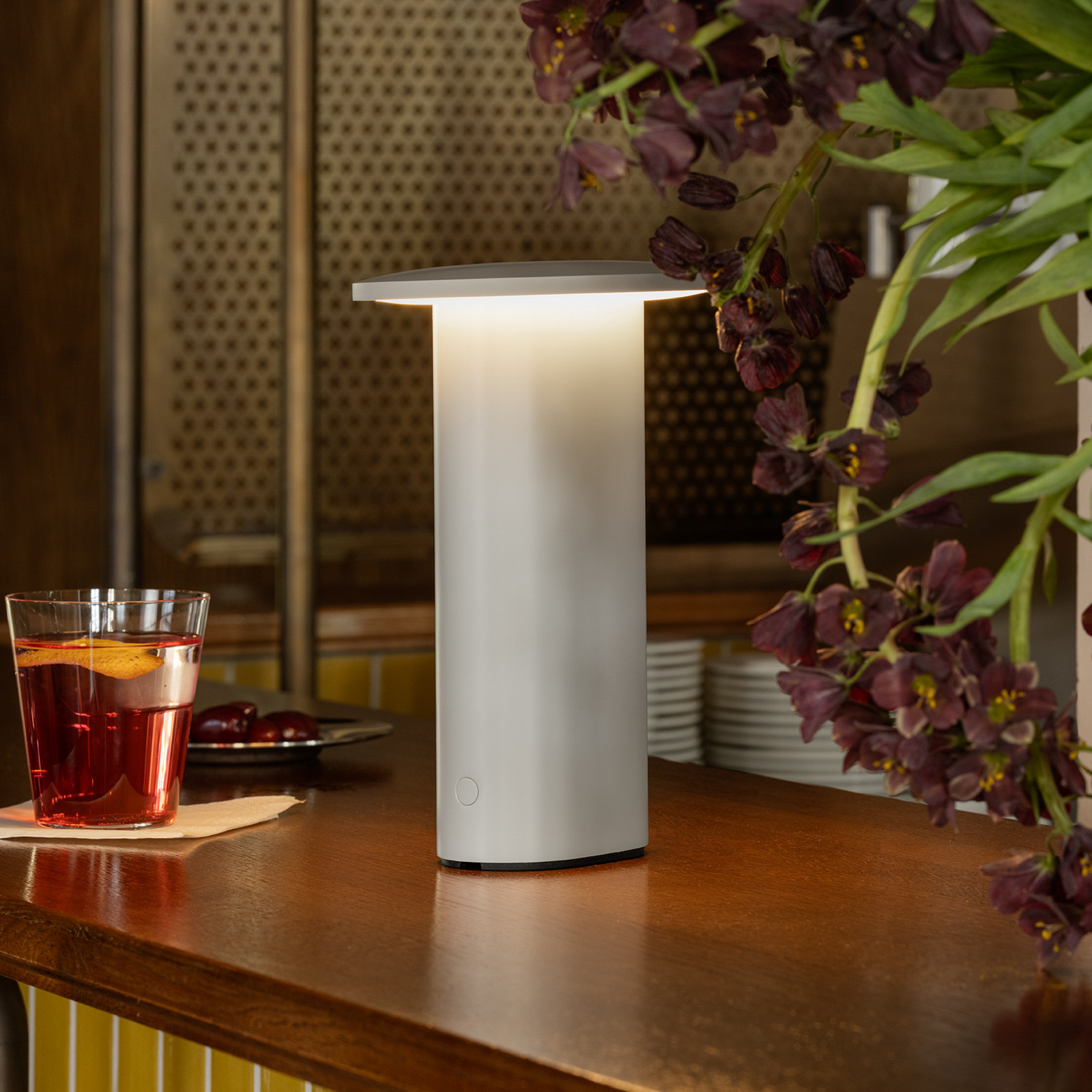 Lampa de masă cu baterie LED Fritz Hansen Solae gri aluminiu IP44 - Camera de zi / sufragerie - Modern