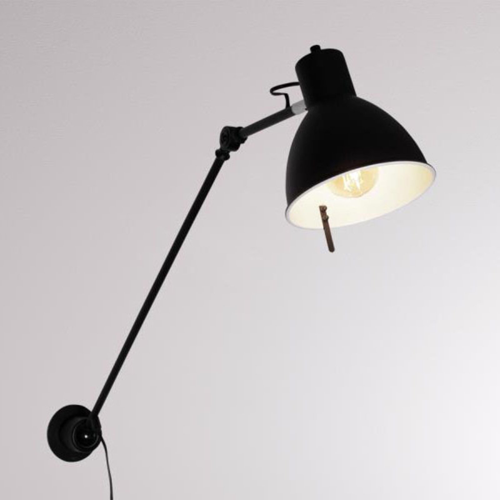 LOUM Iwo 2 wandlamp met stekker bereik 106,6cm
