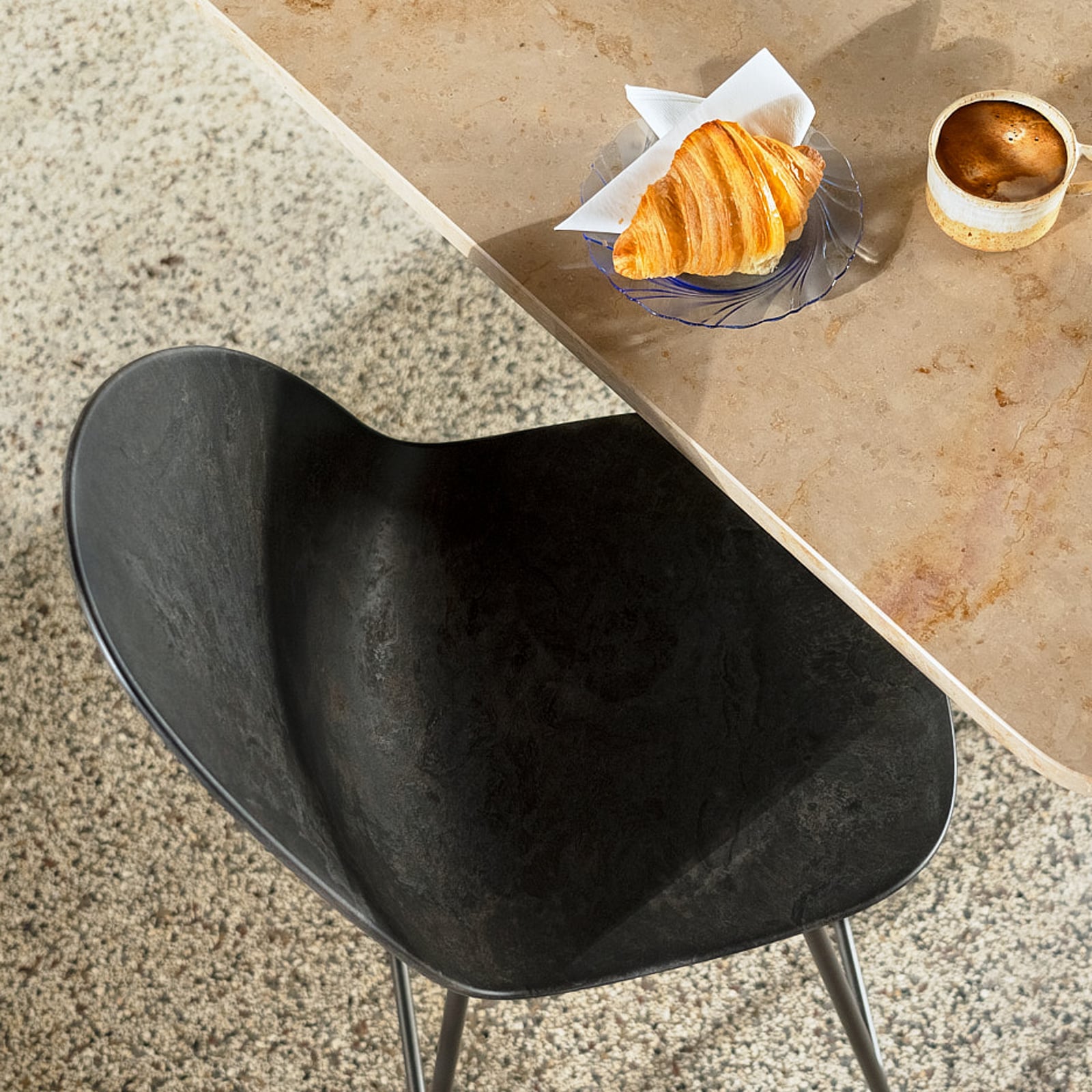 Tabouret de bar Eternity, noir, acier, hauteur 87,5 cm - Mater Tabouret de bar Eternity, noir, acier, hauteur 87,5 cm - Mater