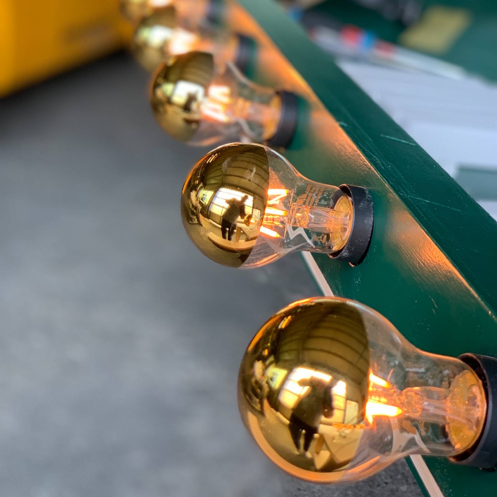 SEGULA LED-lampa E27 3,2W 927 toppspeglad guld