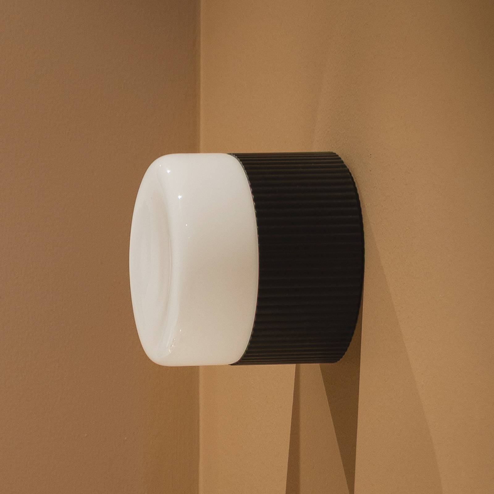Globen Lighting – łazienkowa lampa sufitowa „Hubble 12”, czarna, Ø 12 cm
