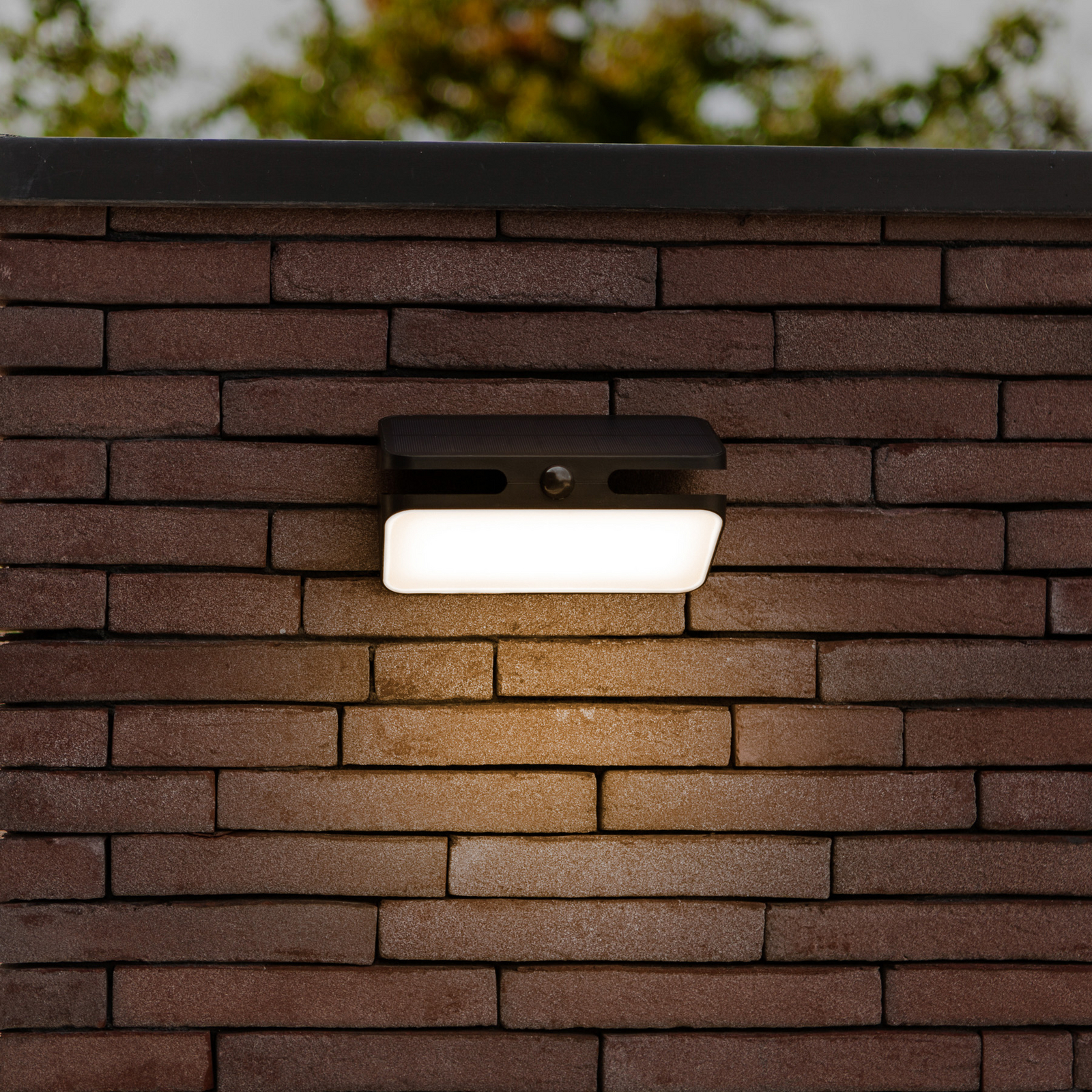 AERO LED kültéri falilámpa, fekete, 21 cm, érzékelővel, IP54 AERO LED kültéri falilámpa, fekete, 21 cm, érzékelővel, IP54