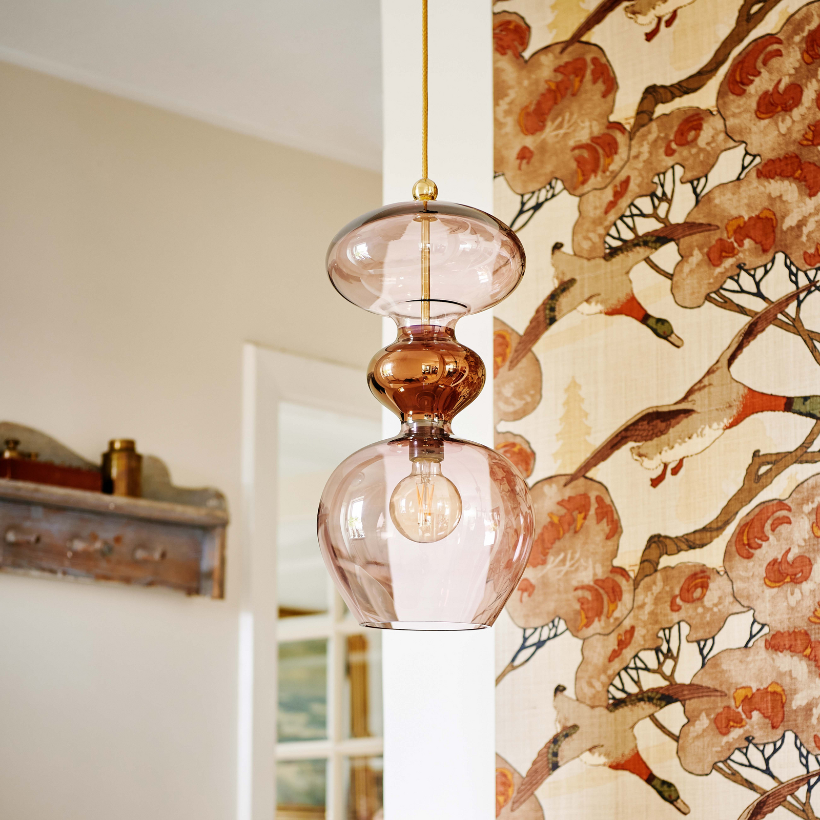 EBB & FLOW pendellampa Futura M, obsidian, glas, Ø 18 cm