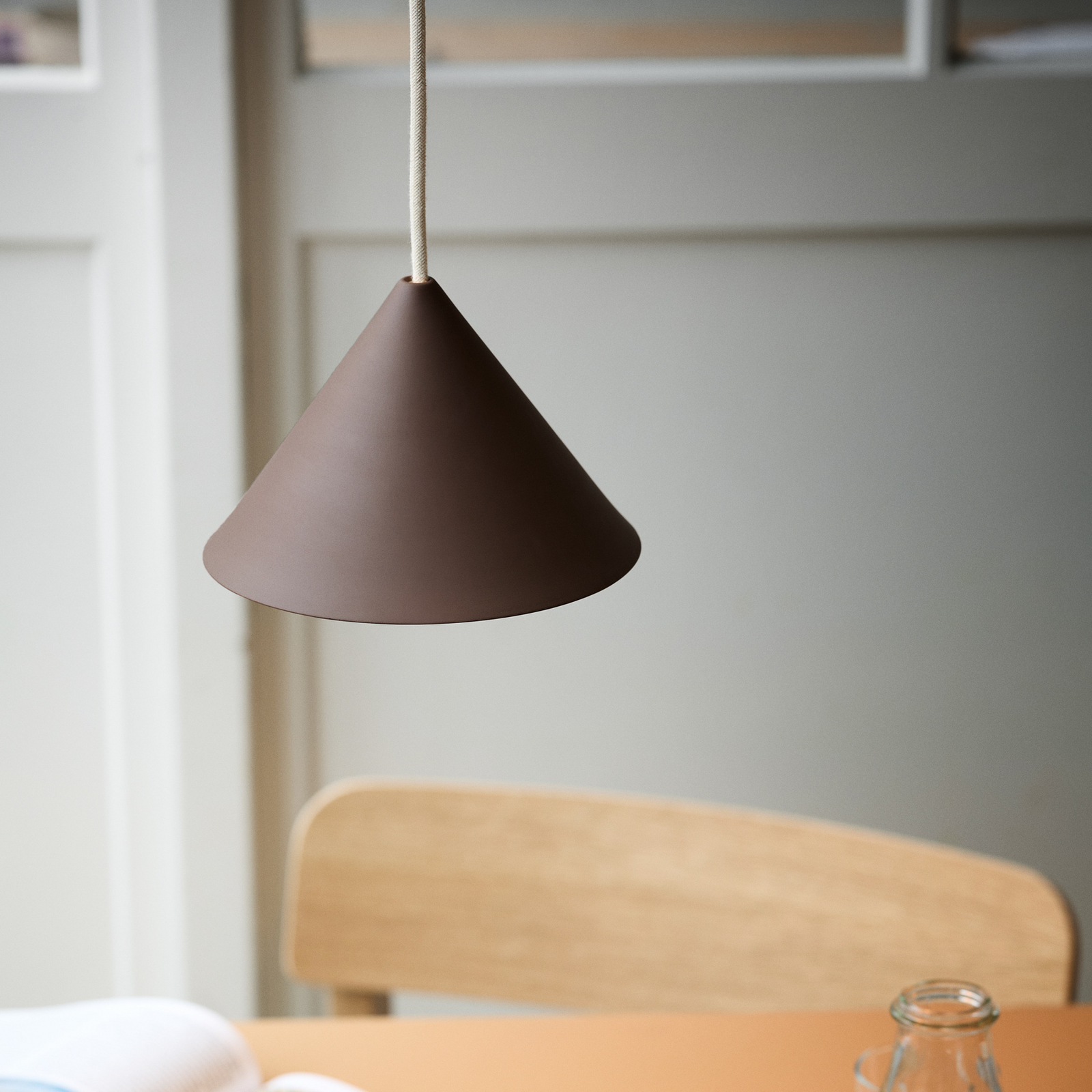 Suspension « Ceramic Cone », marron, Ø 19 cm, porcelaine, G9 - Moebe