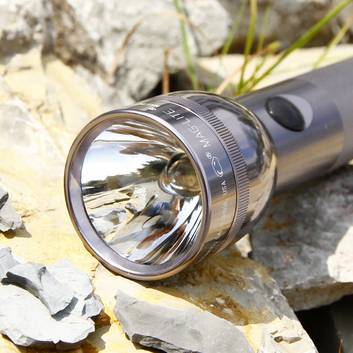 2 D-Cell funktionel Maglite lommelygte, titan