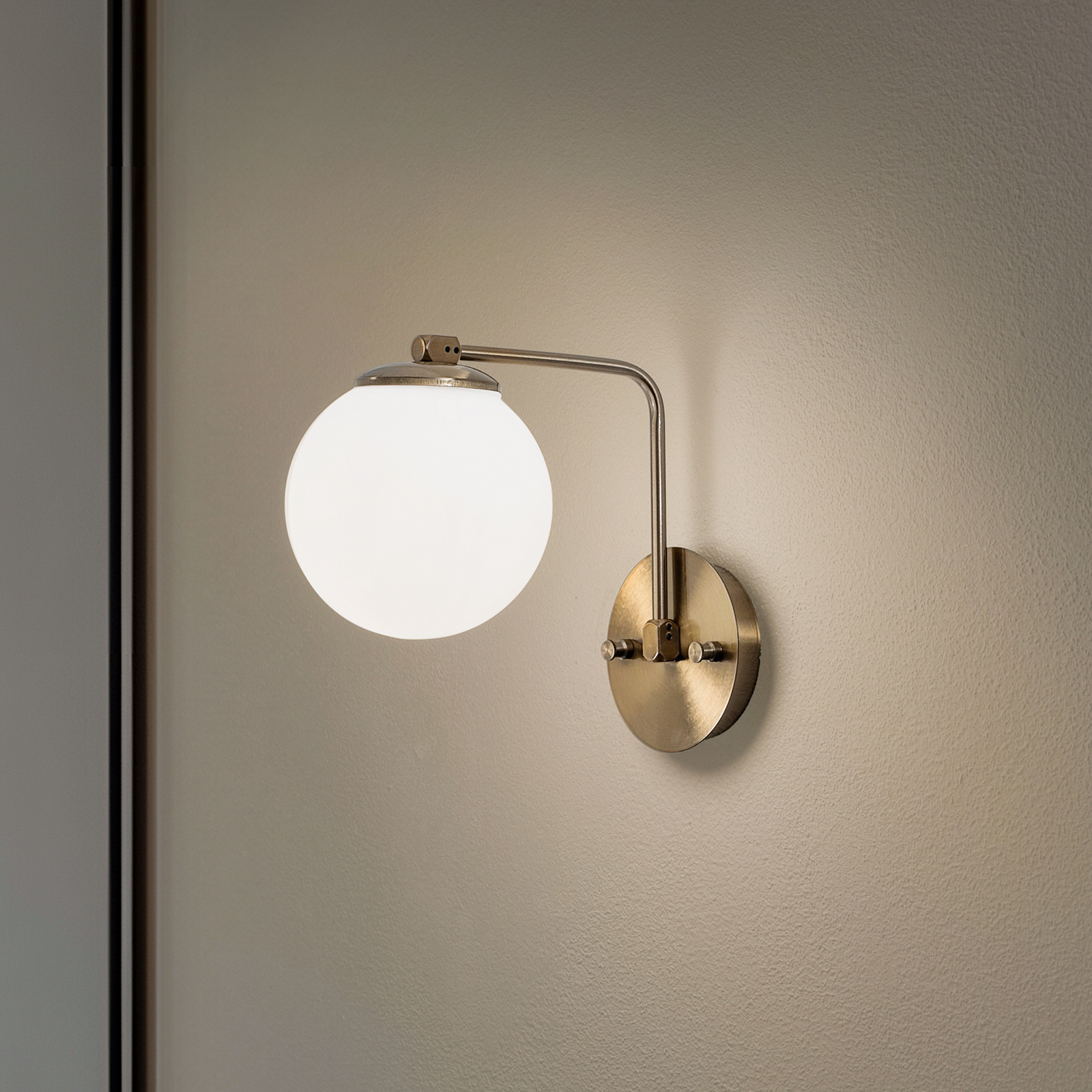 Daisy 146-A wall light, gold, opal glass lampshade