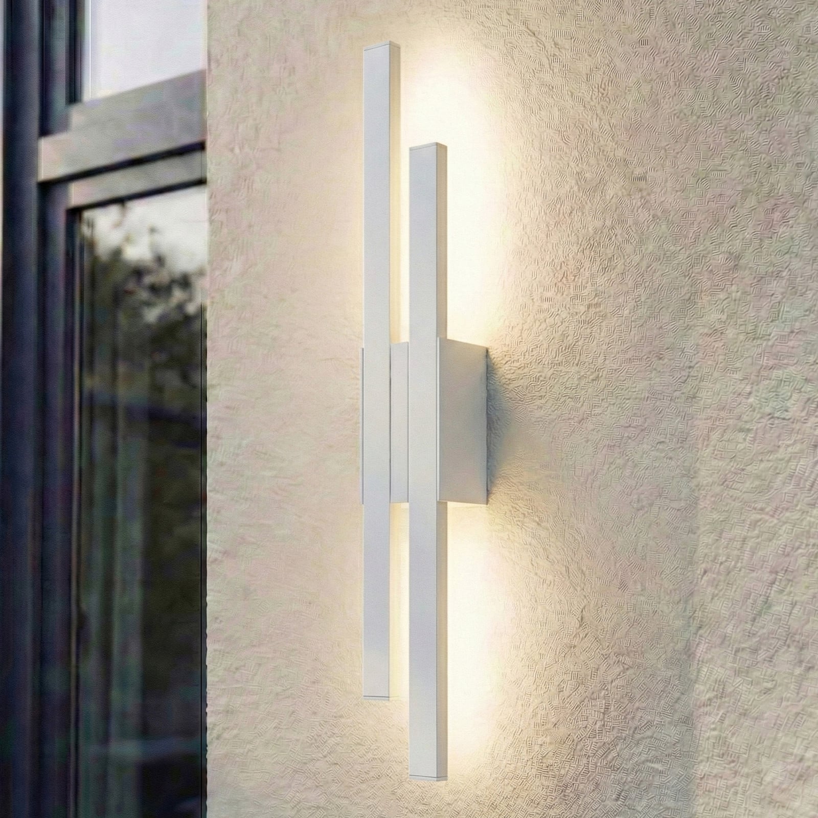 Sakari LED-utomhusv&auml;gglampa, h&ouml;jd 59 cm, aluminium, vit &ndash; Lindby - Terrass - Modern - Med flera ljusk&auml;llor