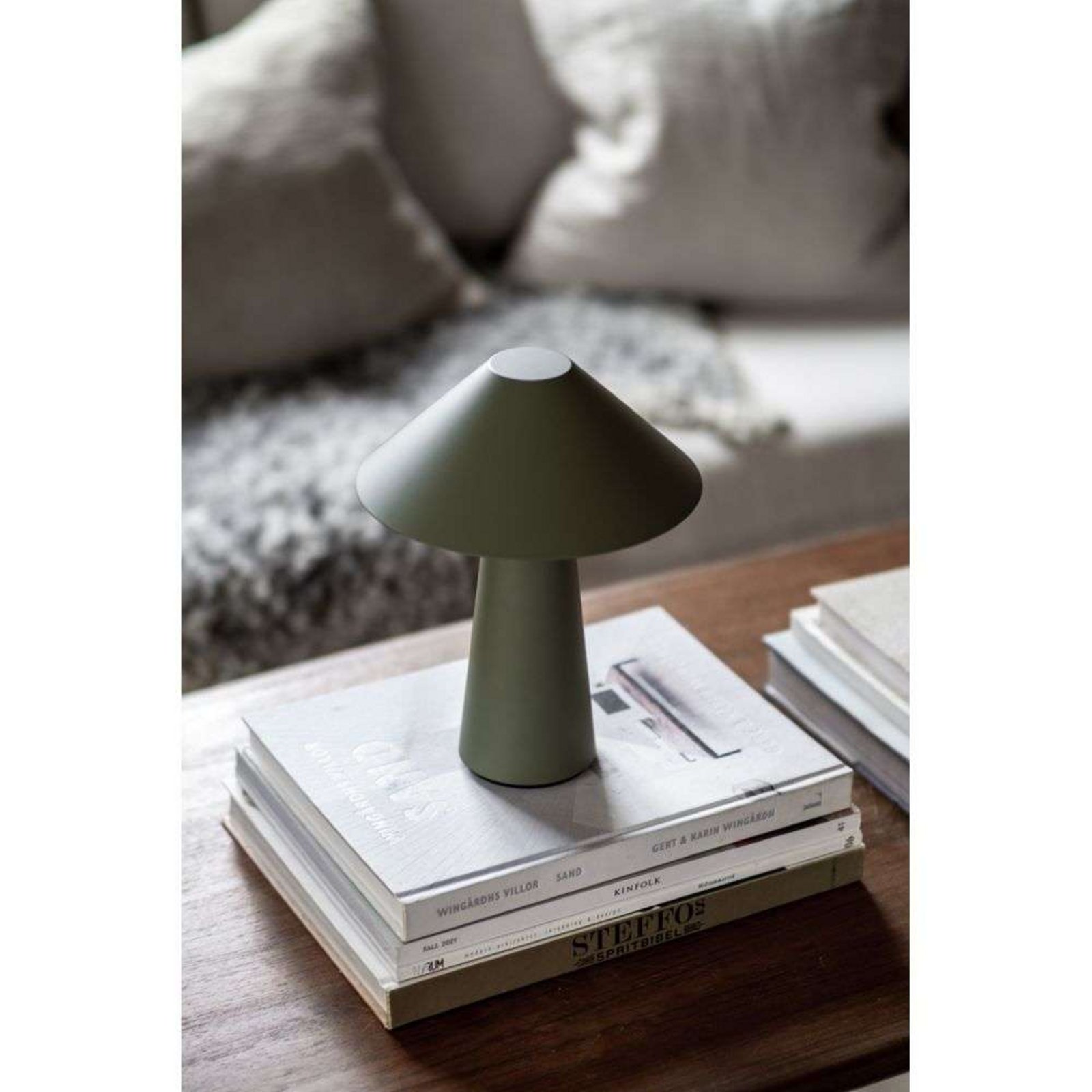 Globen Lighting Akku-Tischlampe Cannes, grün, 26 cm IP44 Globen Lighting Akku-Tischlampe Cannes, grün, 26 cm IP44