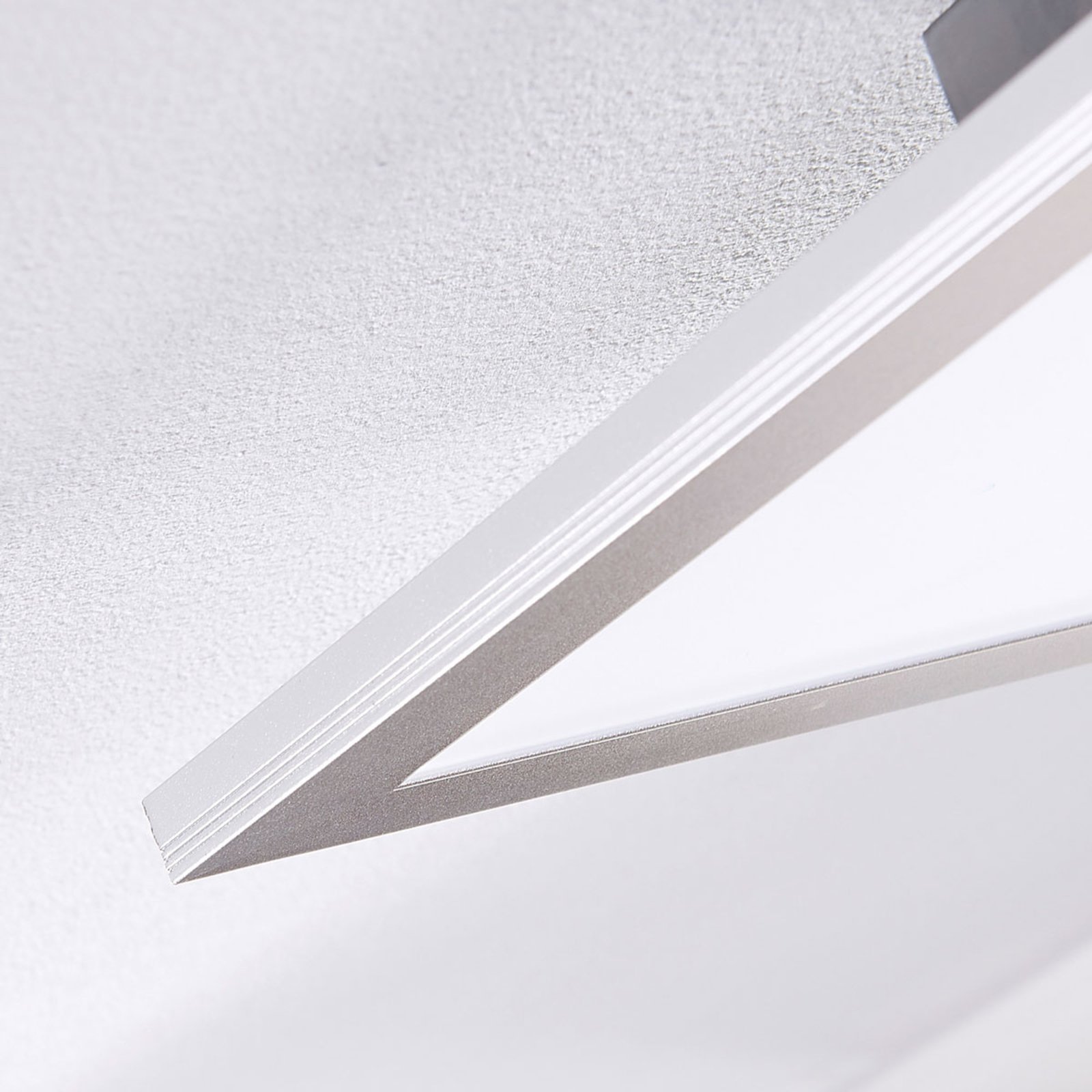 Livel LED Plafond4.000K 80x30 White/Silver - Lindby