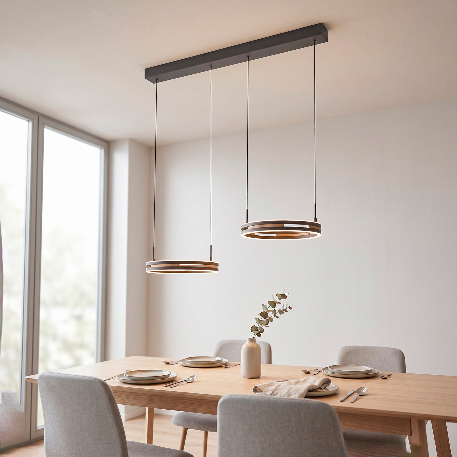 Sveja LED függő lámpa, hossza 85 cm, fekete/fa színű, CCT Sveja LED függő lámpa, hossza 85 cm, fekete/fa színű, CCT