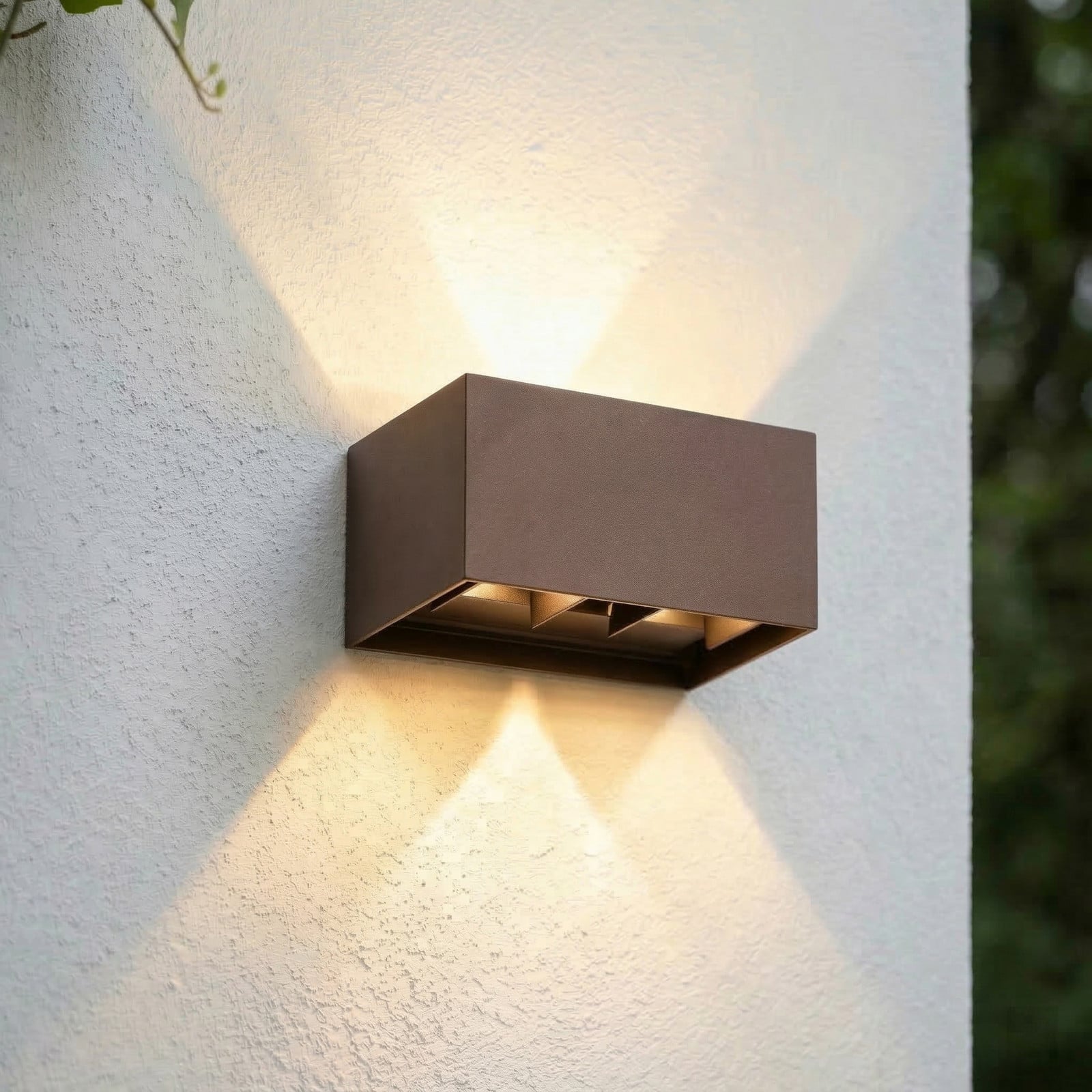 Nivar LED-utomhusv&auml;gglampa, rostf&auml;rgad, 4 lampor, 20 cm, IP54 &ndash; Lindby - Terrass - Modern - Aluminium - Vinklad
