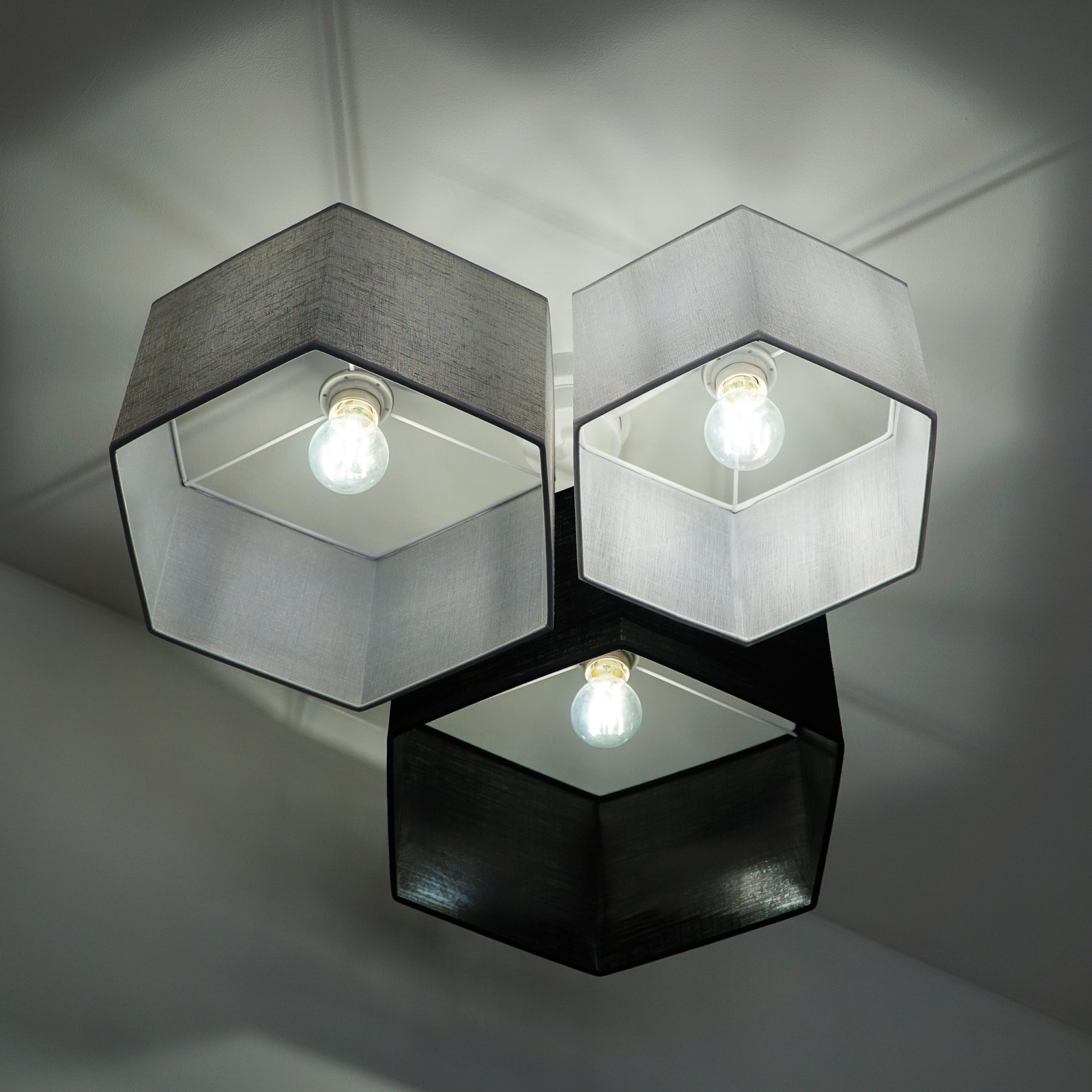 Euluna plafondlamp Emil, textiel zwart/grijs/wit, 3-lamps