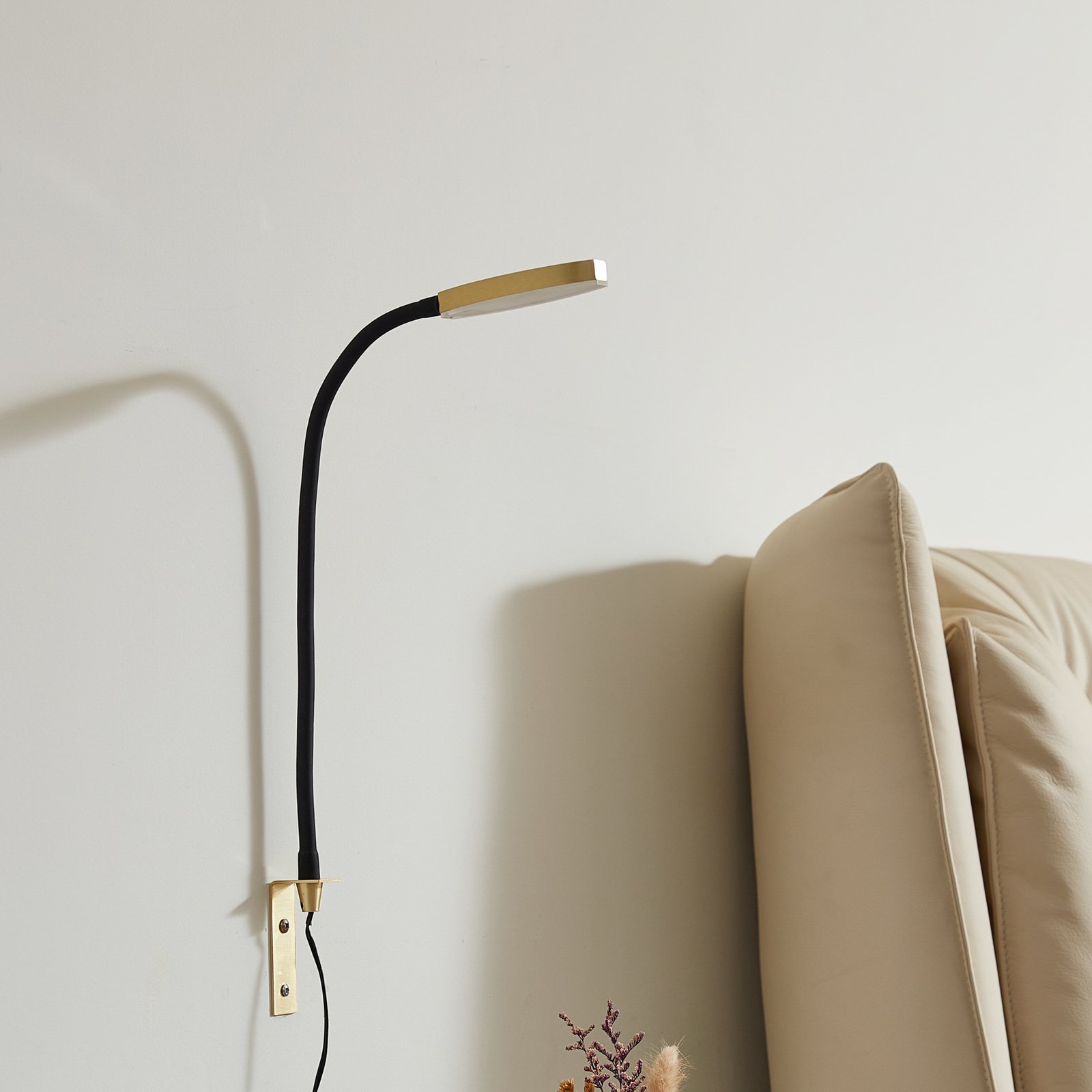 Flexola Round LED Aplique de Pared Gold - Lindby