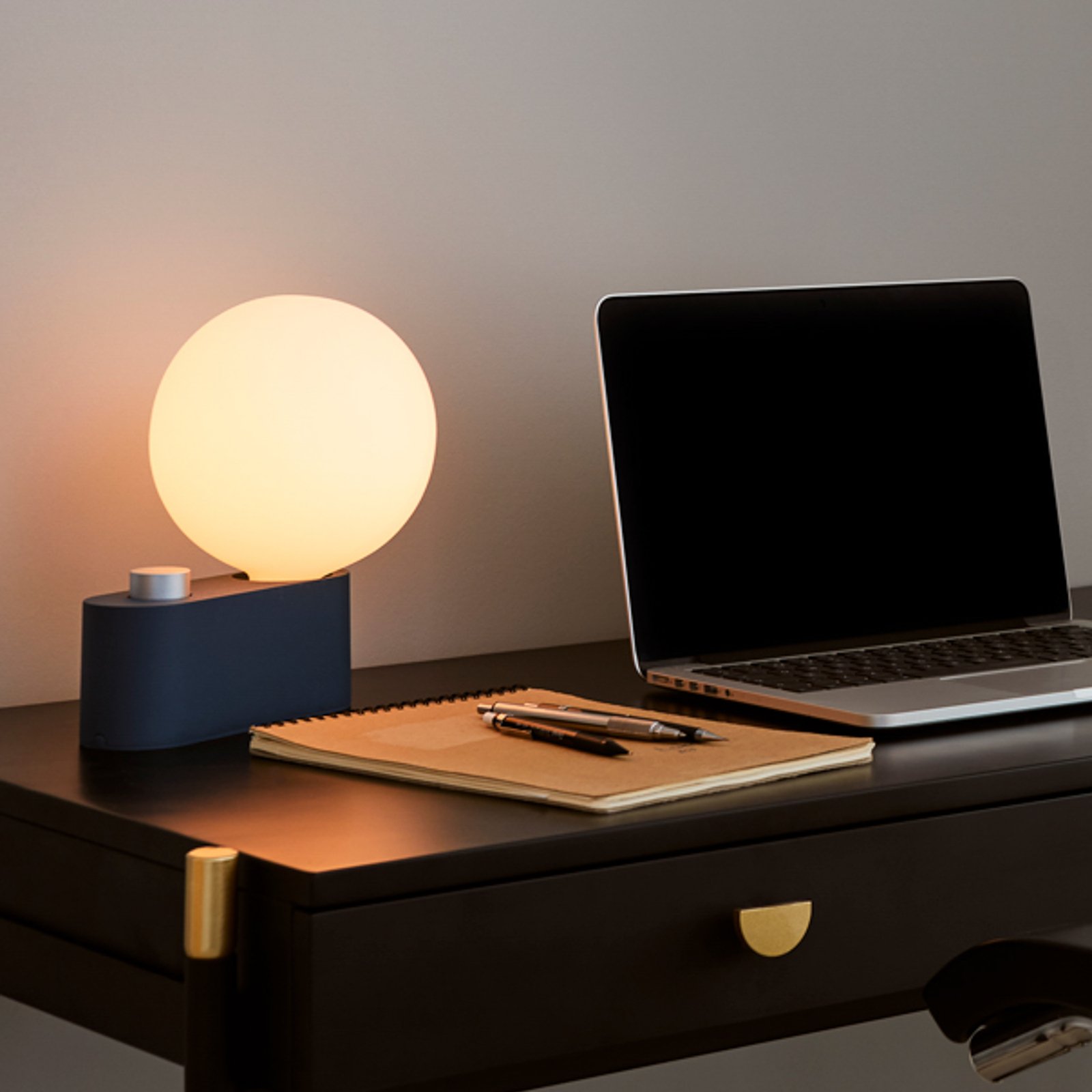 Alumina Tischleuchte Sapphire w/Sphere IV - Tala