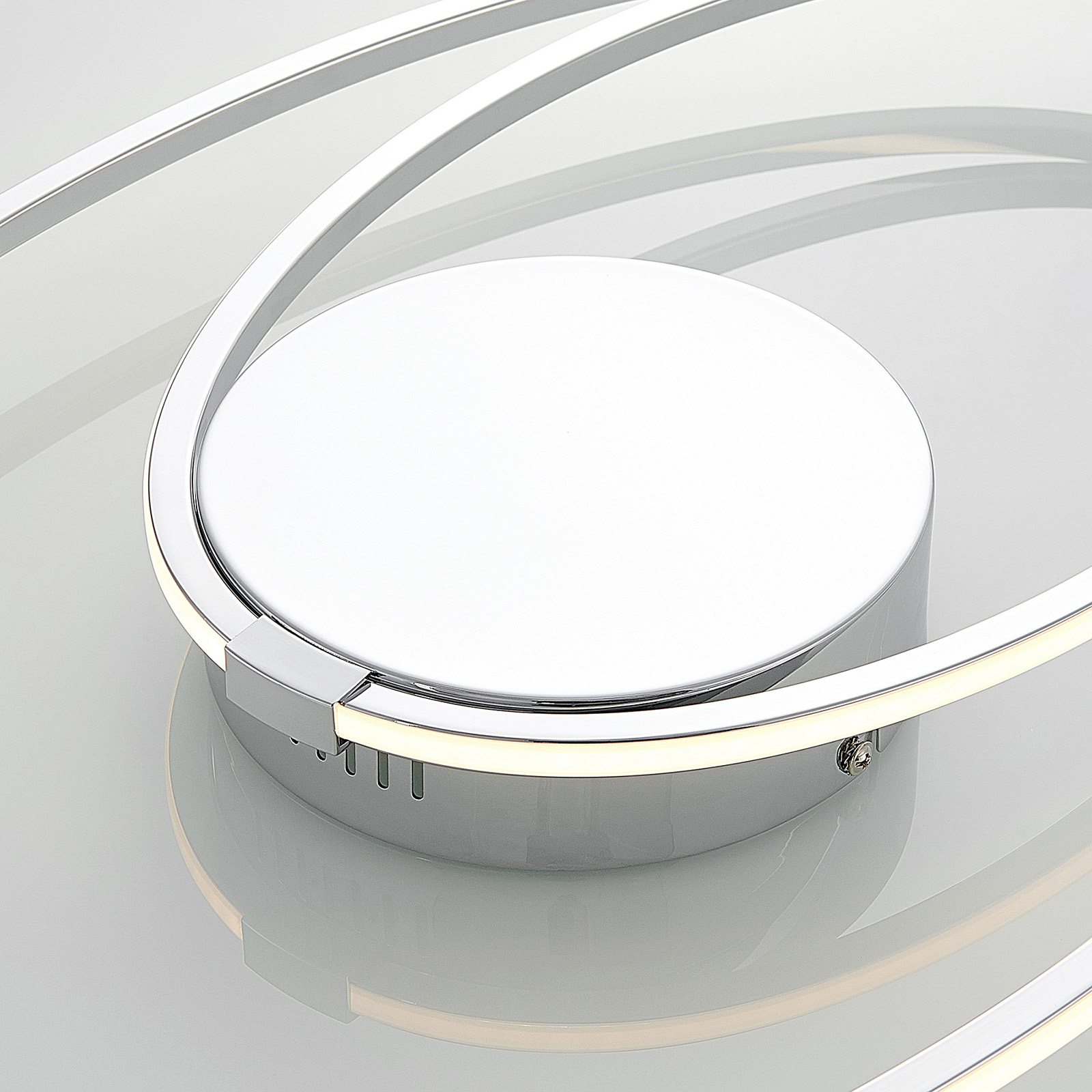 Lindby Xenias LED-Deckenleuchte, chrom