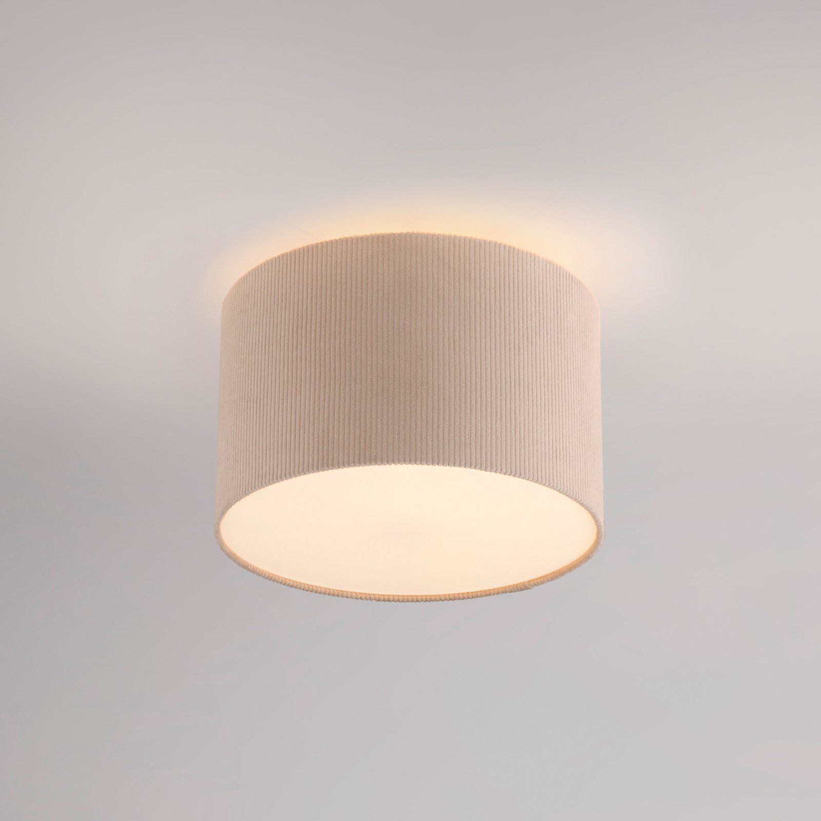 JUST LIGHT. Green Duro taklampe, tekstil, beige