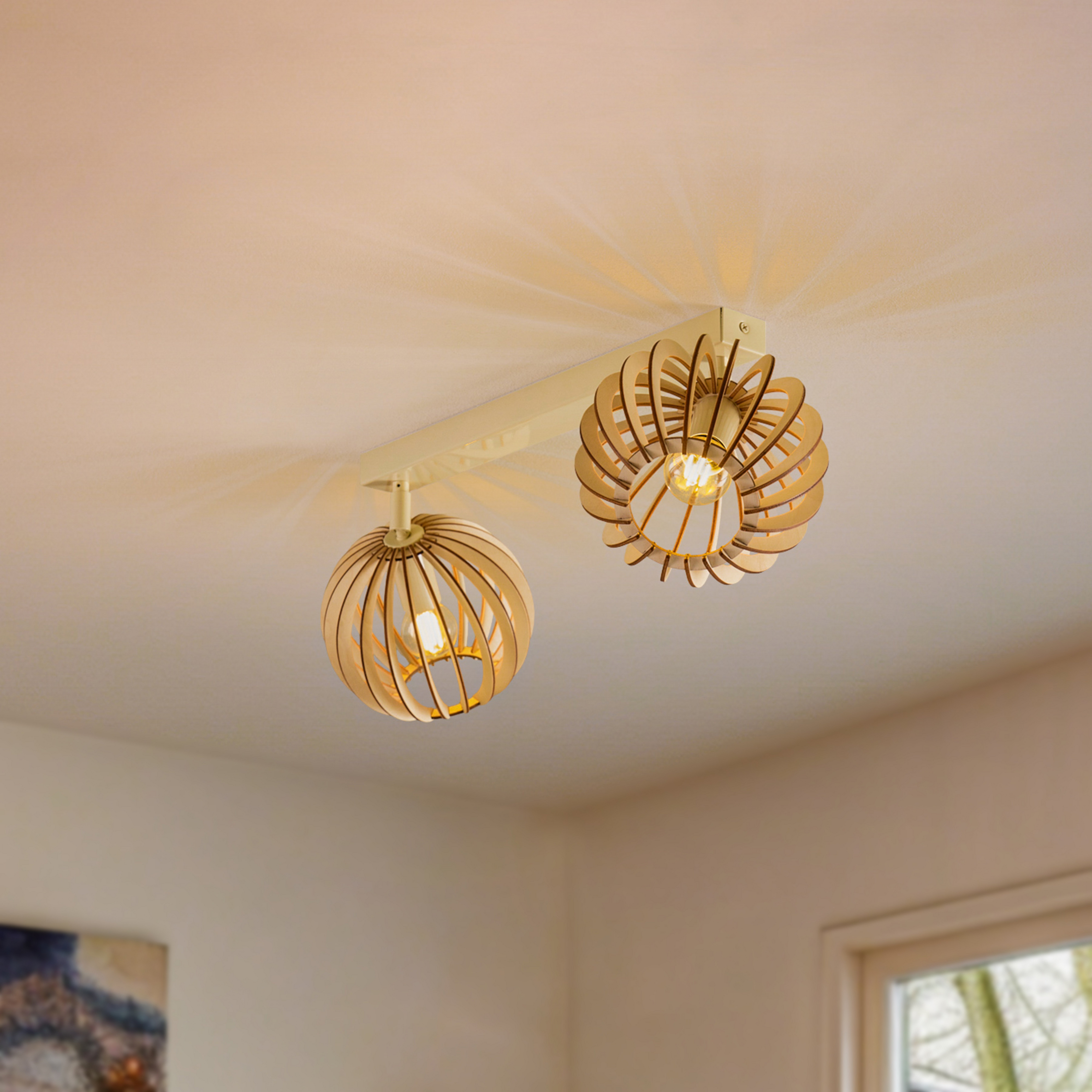 Taklampe Paz hvit trelameller-kuler, 2 lyskilder.