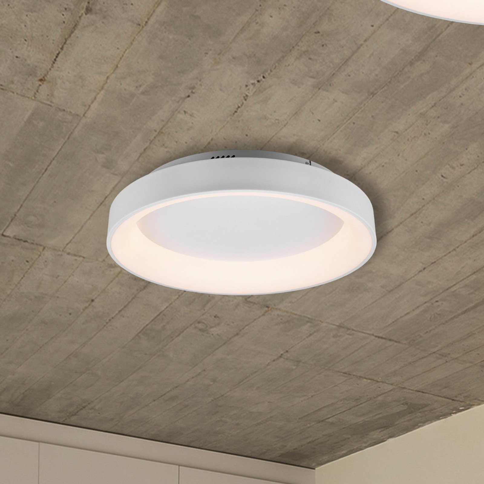 Trio Lighting Plafonieră LED Girona cu telecomandă alb - Camera de zi / sufragerie - modern - alb mat - Metal