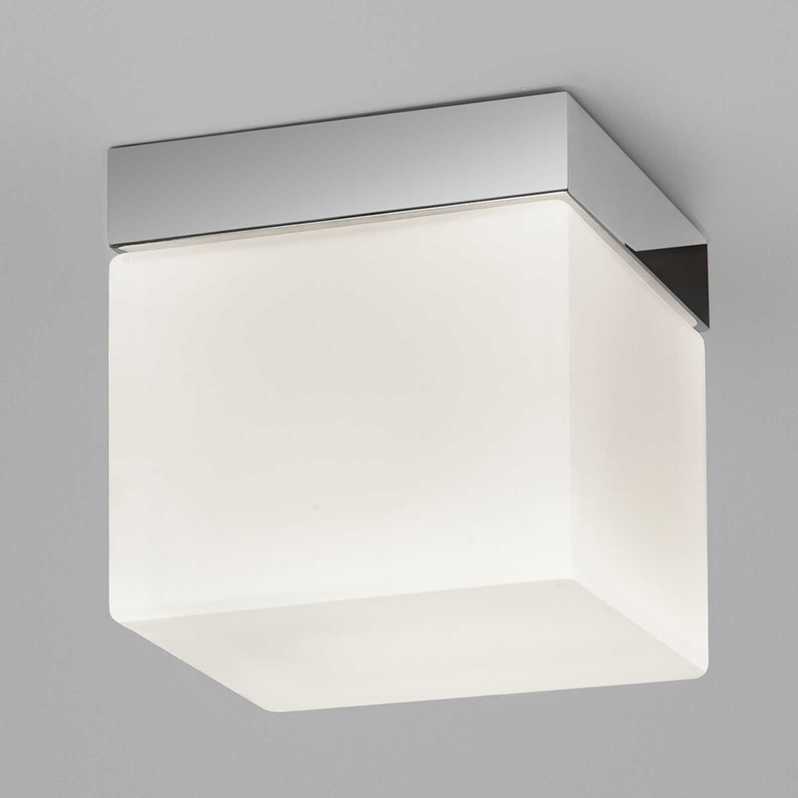 Cube-shaped Sabrina Square ceiling light IP44