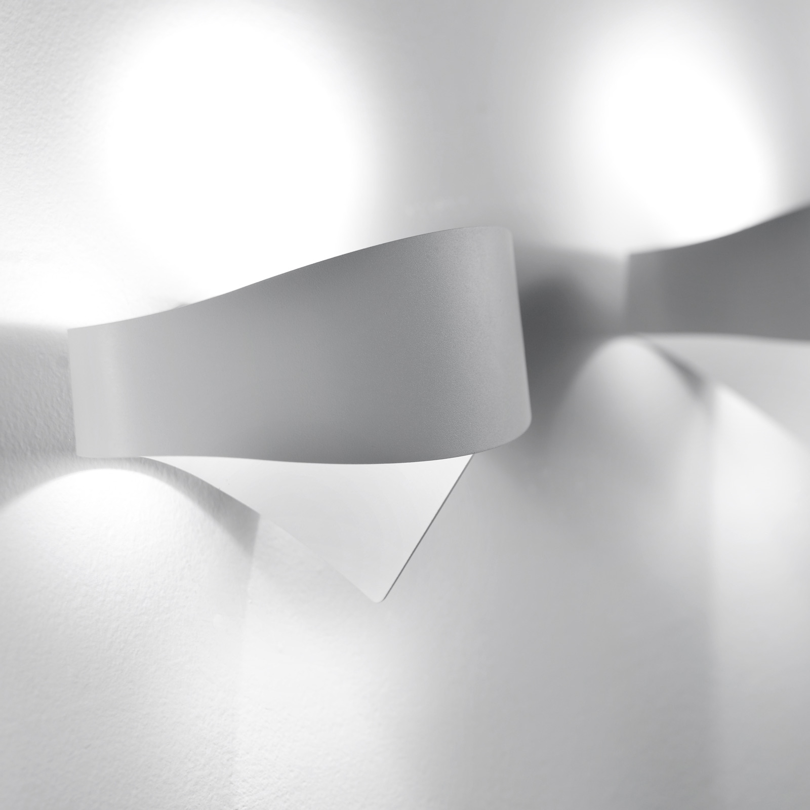 LED fali lámpa Scudo acélból, fehér színben