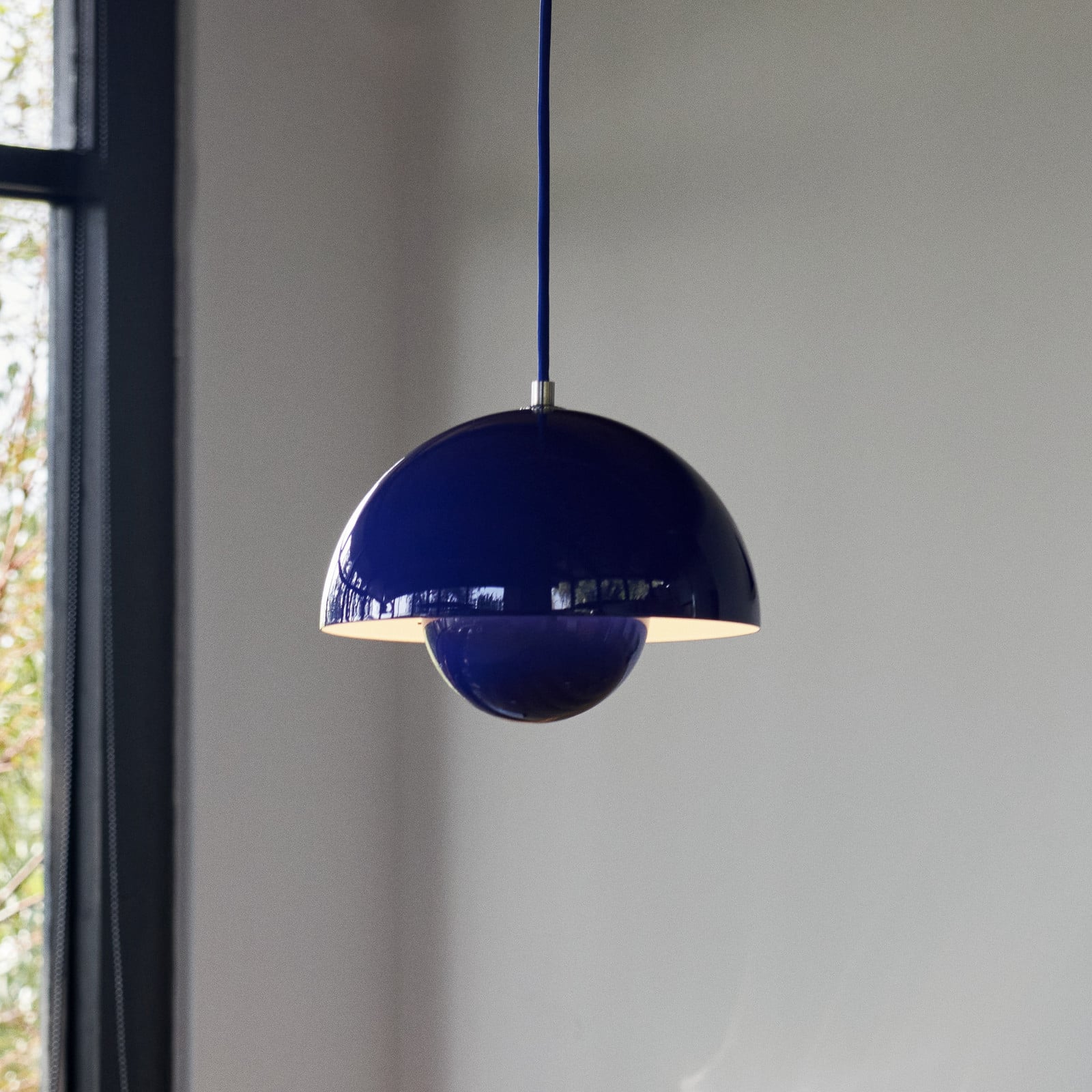 Flowerpot VP1 pendellampe koboltblå &Tradition - Stue - Design - Metal - Med én lyskilde