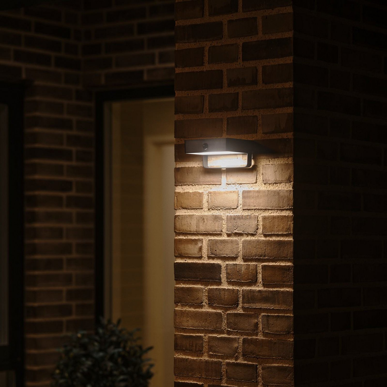 Solar-LED-Außenwandleuchte Saulio, schwarz, Aluminium, IP44